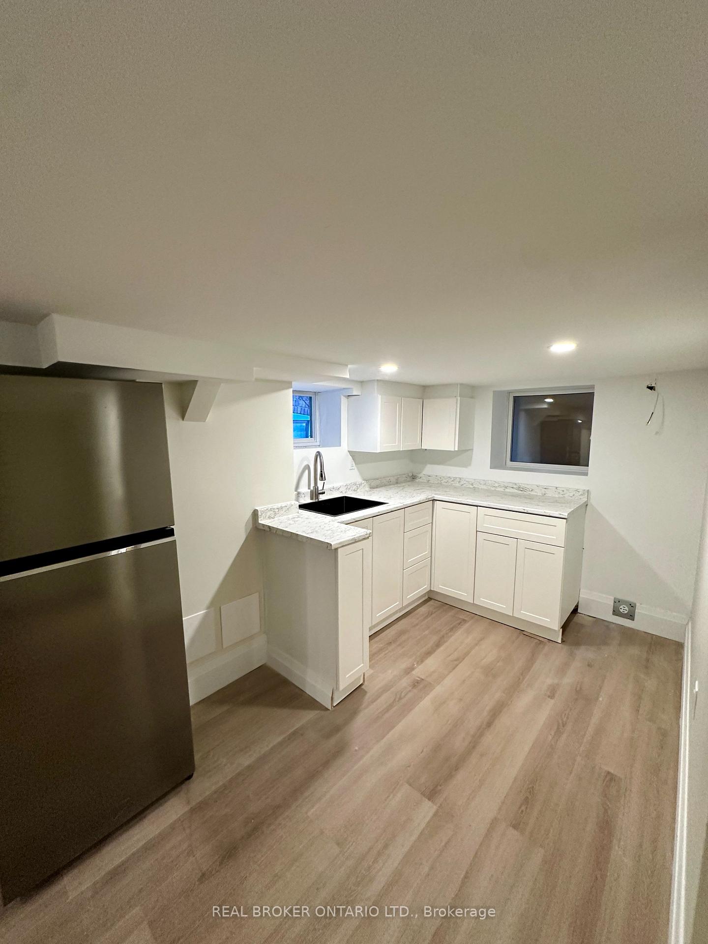 Photo 14 of Unit 3, 659 Vaughan Road, Toronto, Oakwood Village — HOMEH