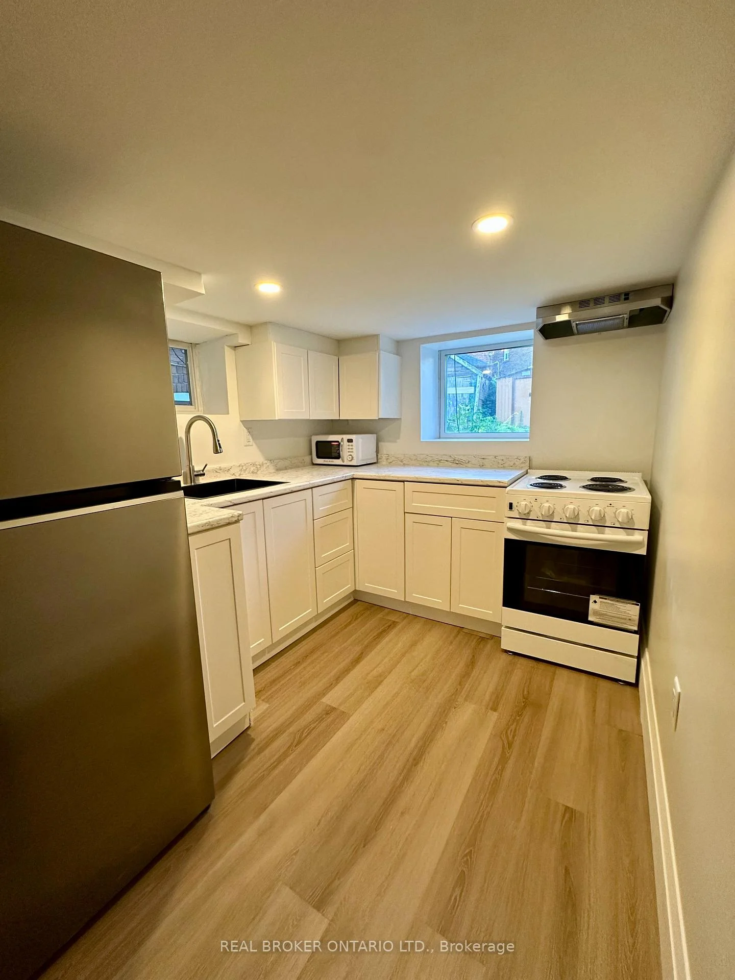 Photo 26 of Unit 3, 659 Vaughan Road, Toronto, Oakwood Village — HOMEH