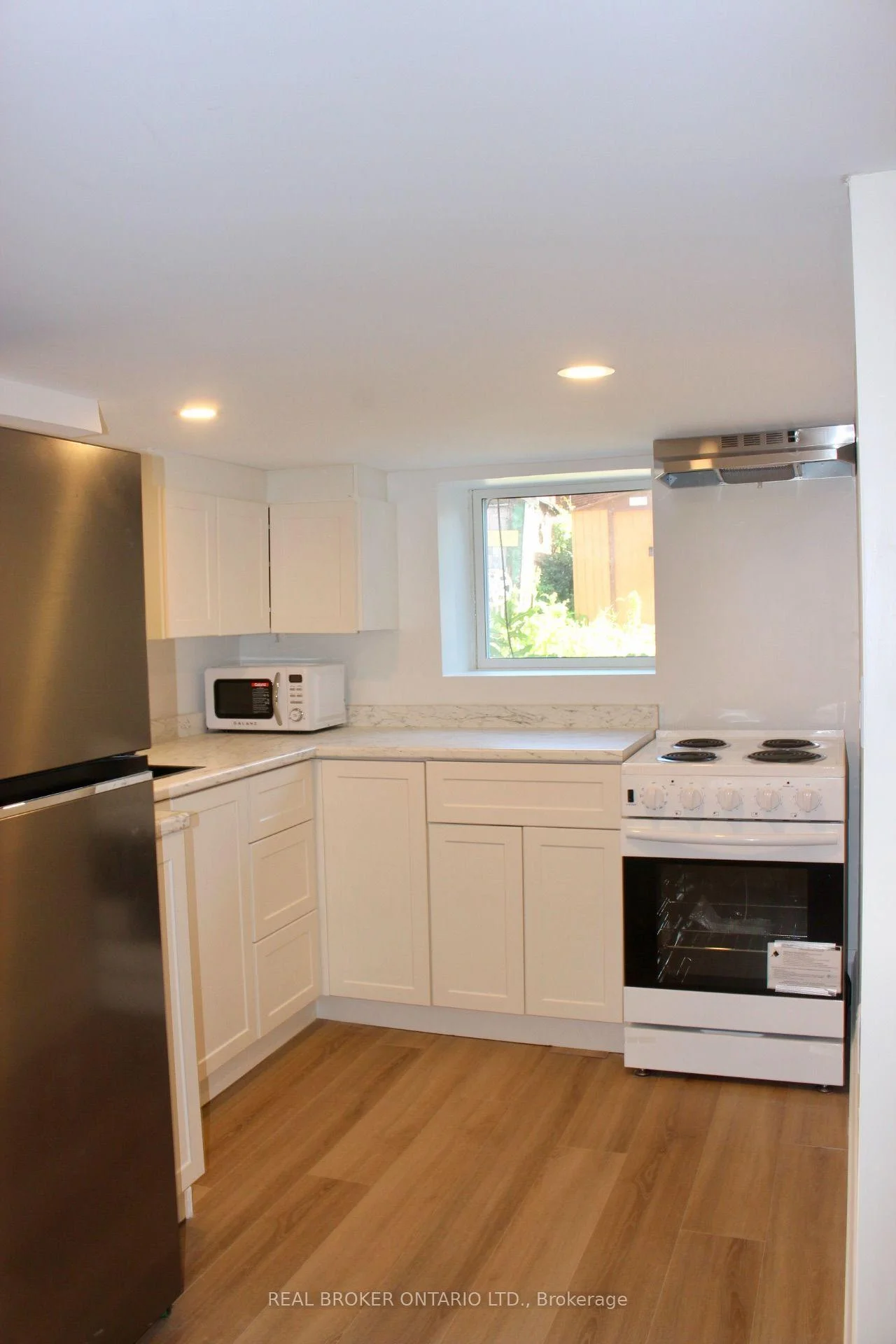 Photo 29 of Unit 3, 659 Vaughan Road, Toronto, Oakwood Village — HOMEH