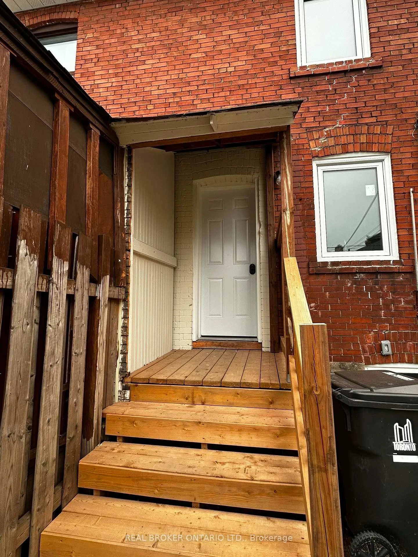 Photo 3 of Unit 3, 659 Vaughan Road, Toronto, Oakwood Village — HOMEH