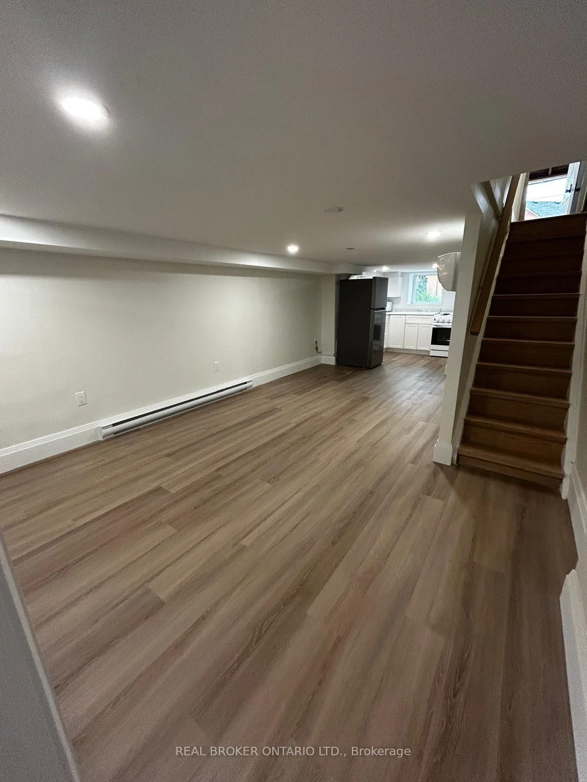 Photo 12 of Unit 3, 659 Vaughan Road, Toronto, Oakwood Village — HOMEH