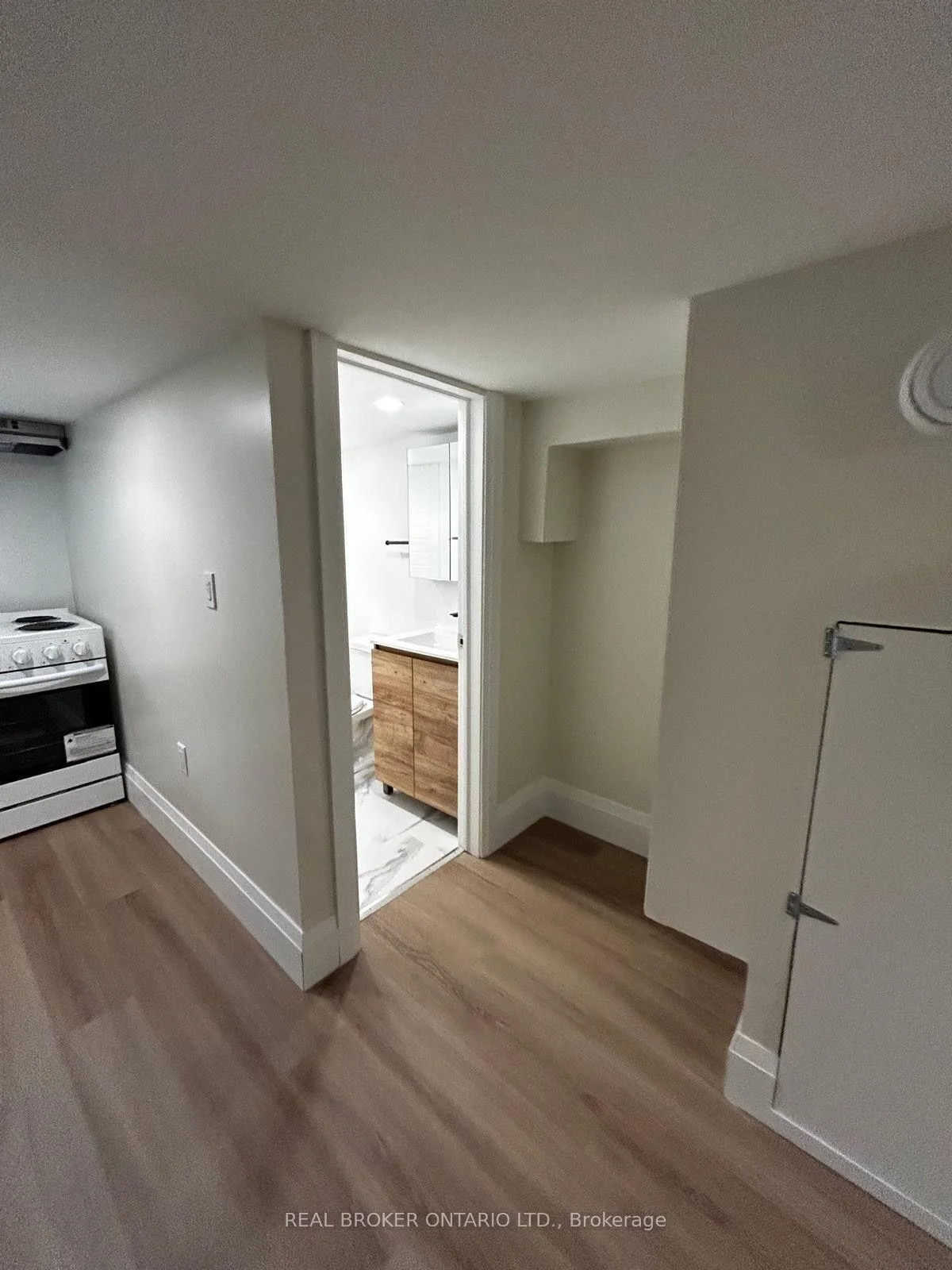 Photo 43 of Unit 3, 659 Vaughan Road, Toronto, Oakwood Village — HOMEH
