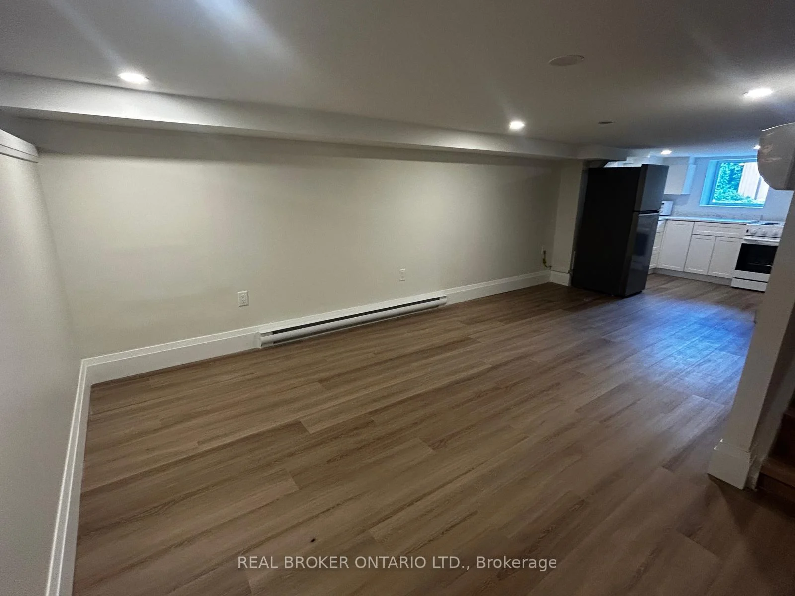 Photo 10 of Unit 3, 659 Vaughan Road, Toronto, Oakwood Village — HOMEH