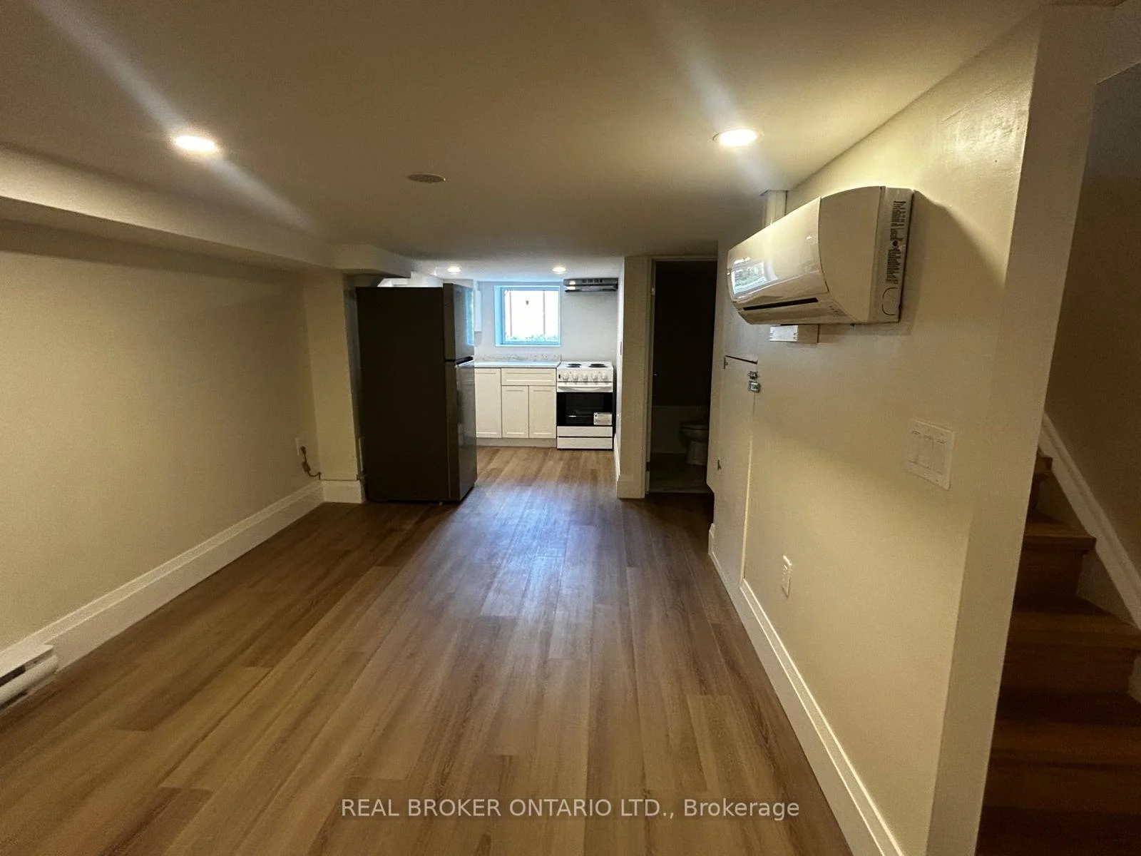 Photo 13 of Unit 3, 659 Vaughan Road, Toronto, Oakwood Village — HOMEH