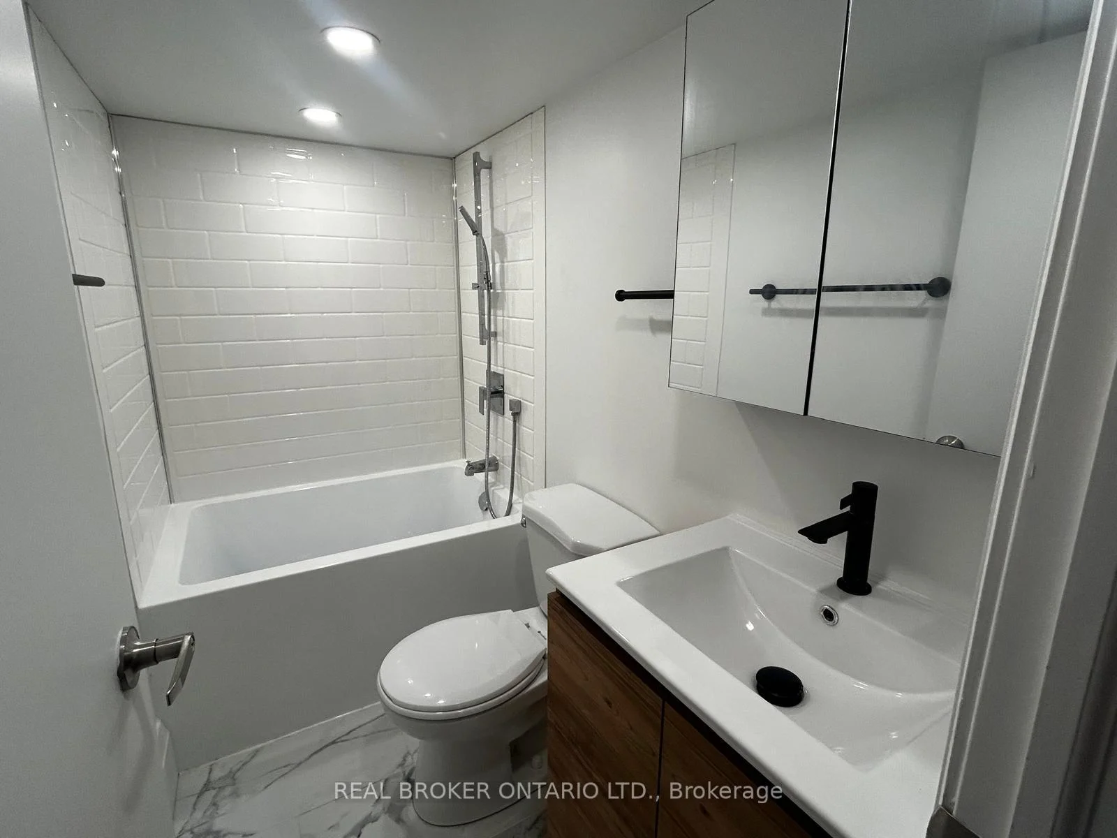 Photo 40 of Unit 3, 659 Vaughan Road, Toronto, Oakwood Village — HOMEH