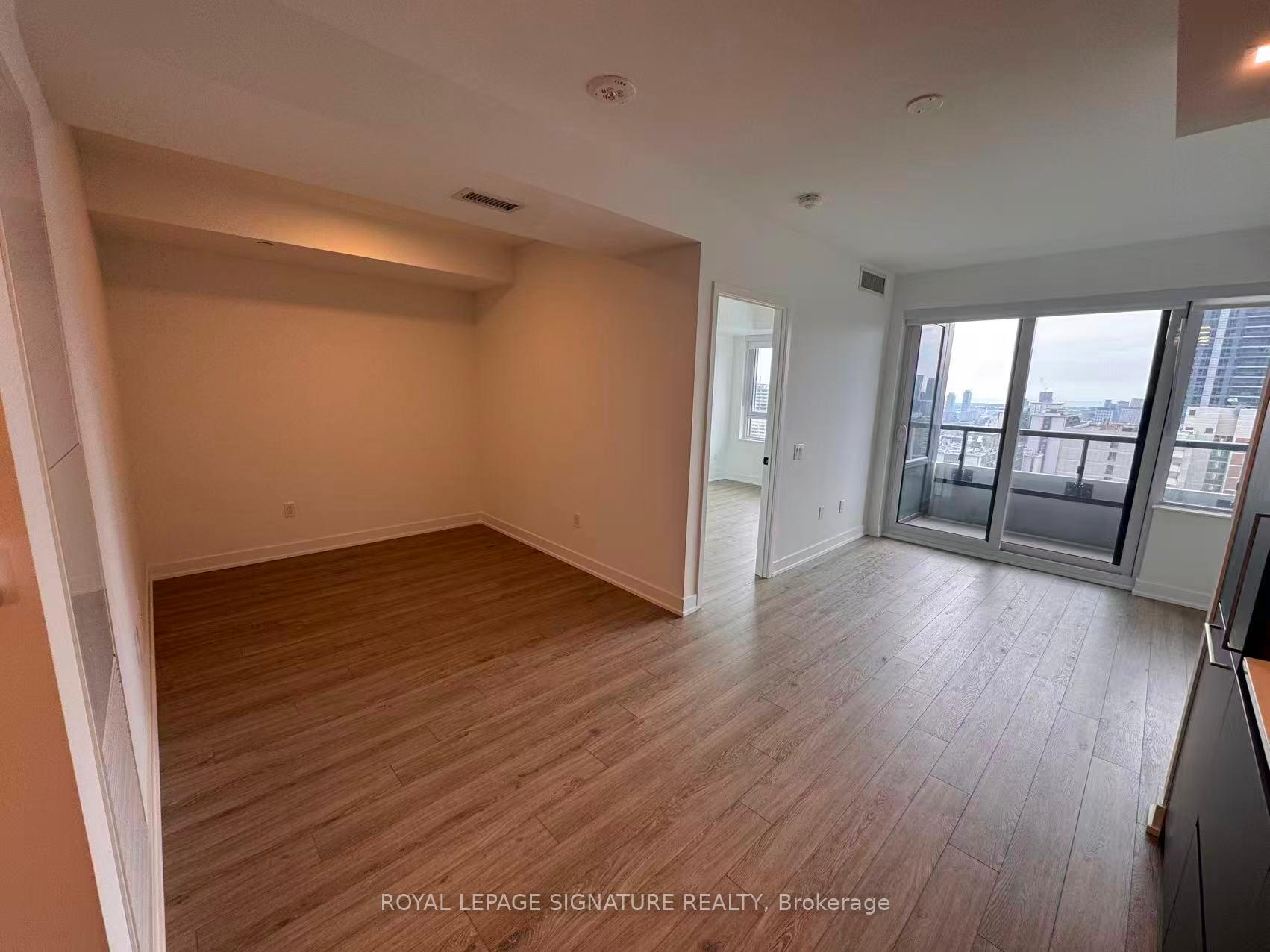 Front of Unit 3001, 609 Sherbourne Street