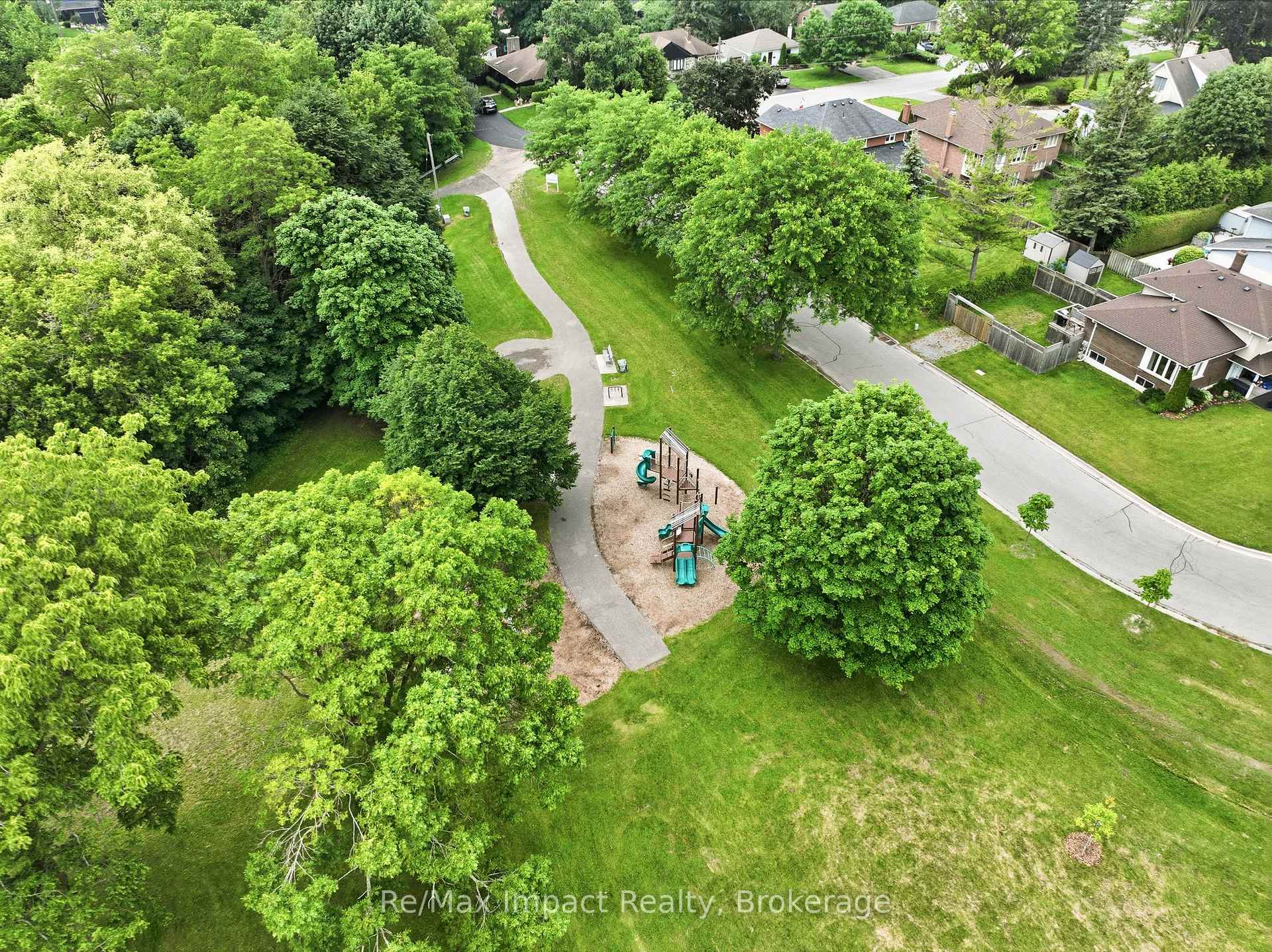 Photo 40 of 293 Blue Heron Drive, Oshawa, Eastdale — HOMEH
