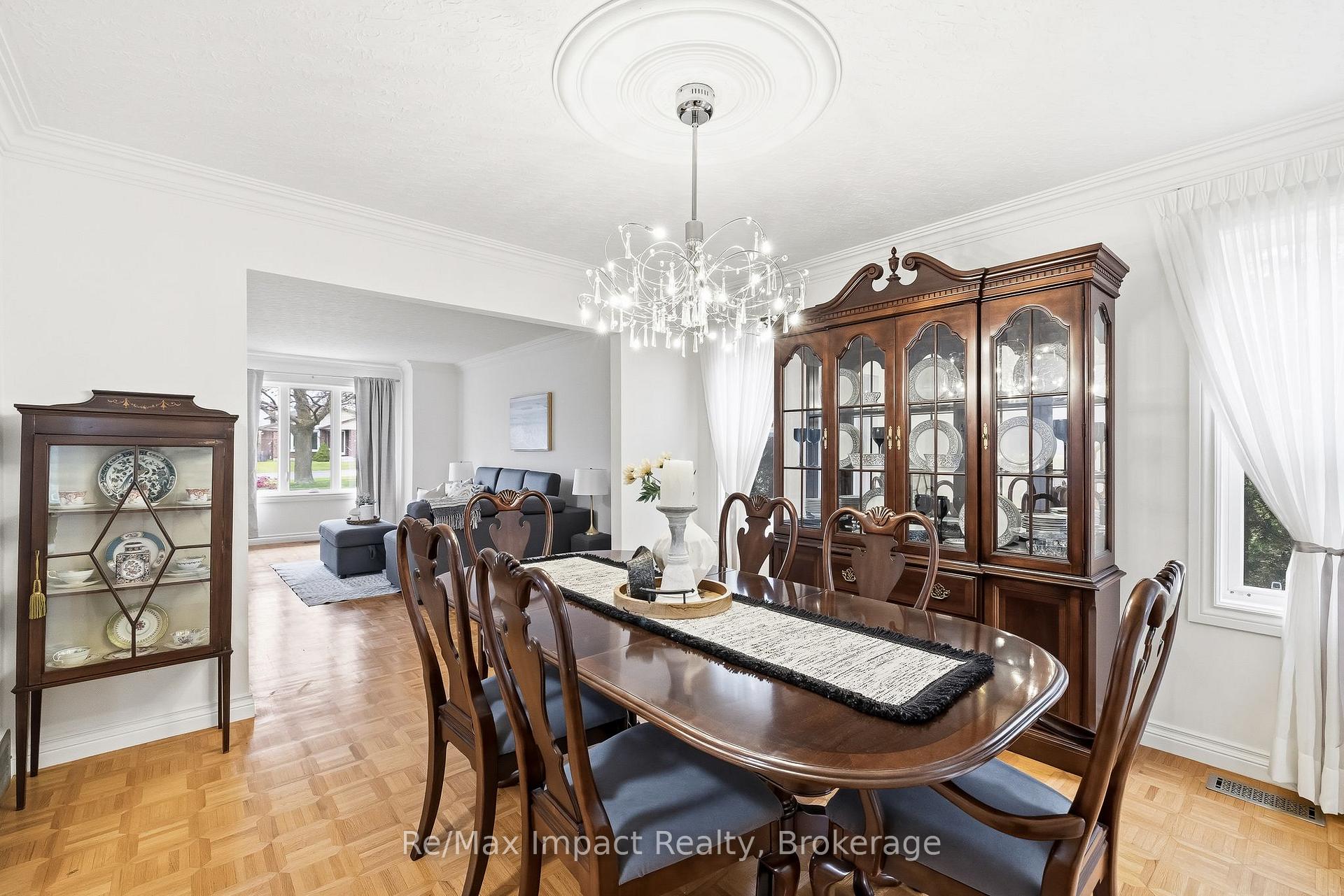 Photo 3 of 293 Blue Heron Drive, Oshawa, Eastdale — HOMEH