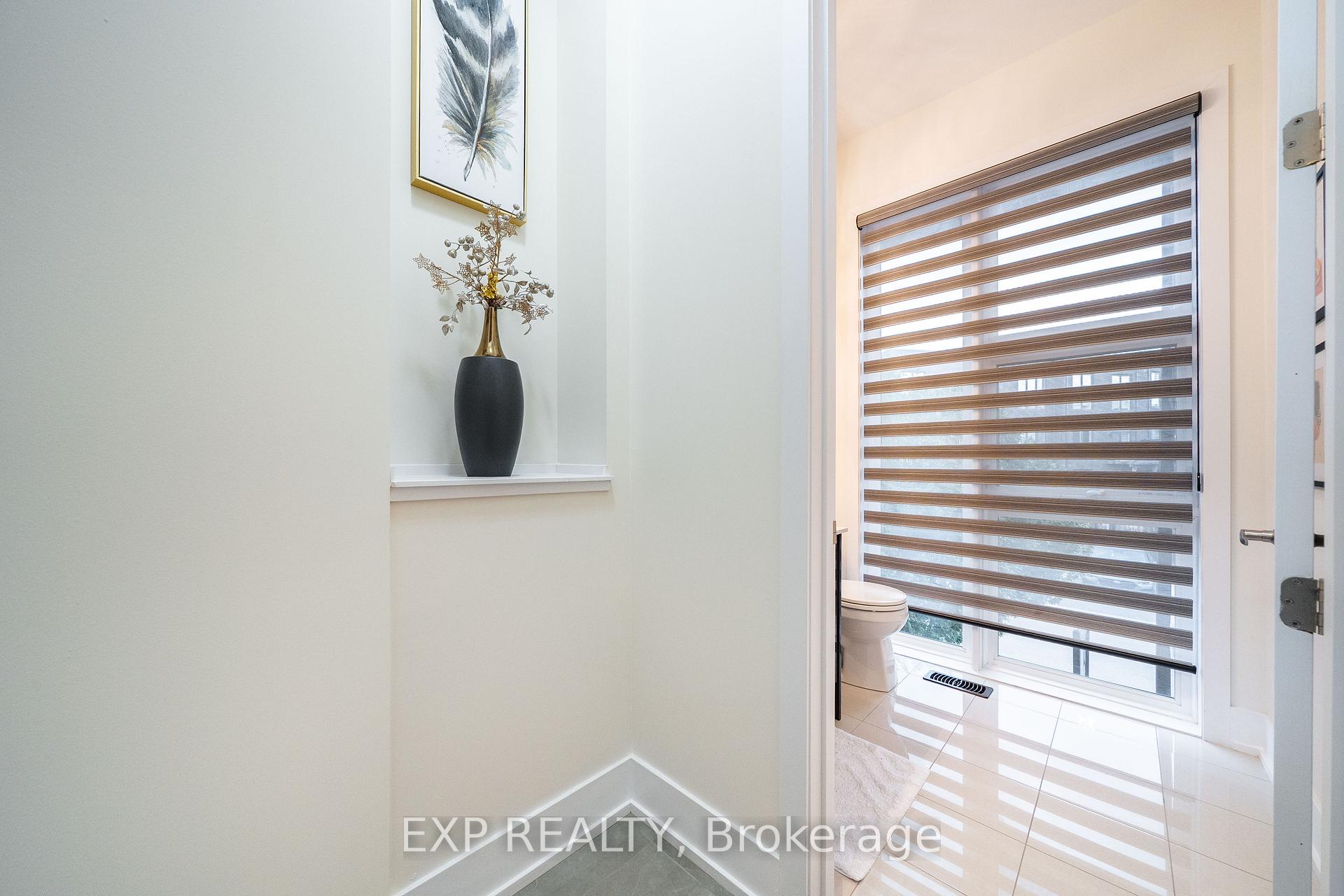Photo 13 of 20 Crestridge Drive, Vaughan, Patterson — HOMEH