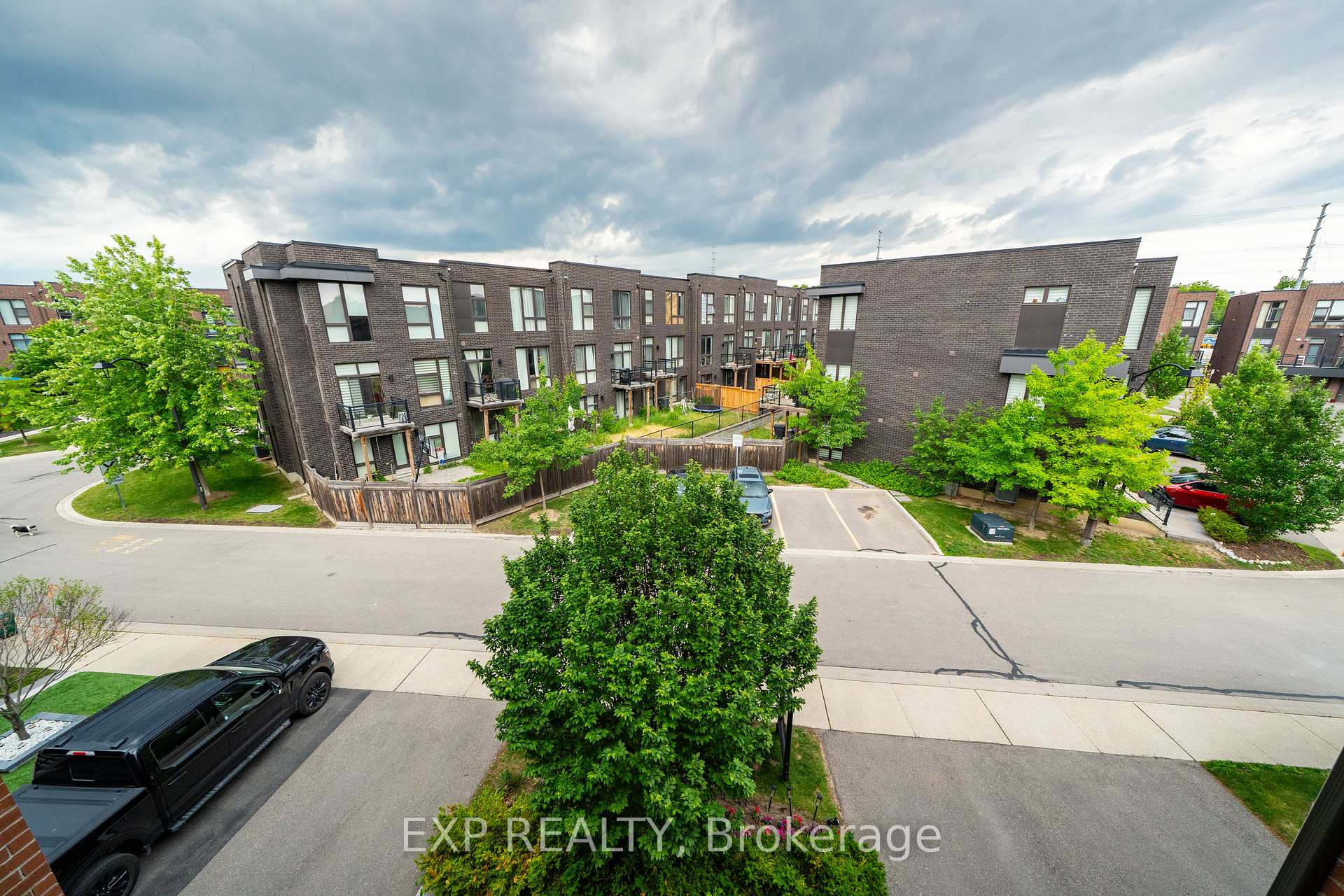 Photo 35 of 20 Crestridge Drive, Vaughan, Patterson — HOMEH