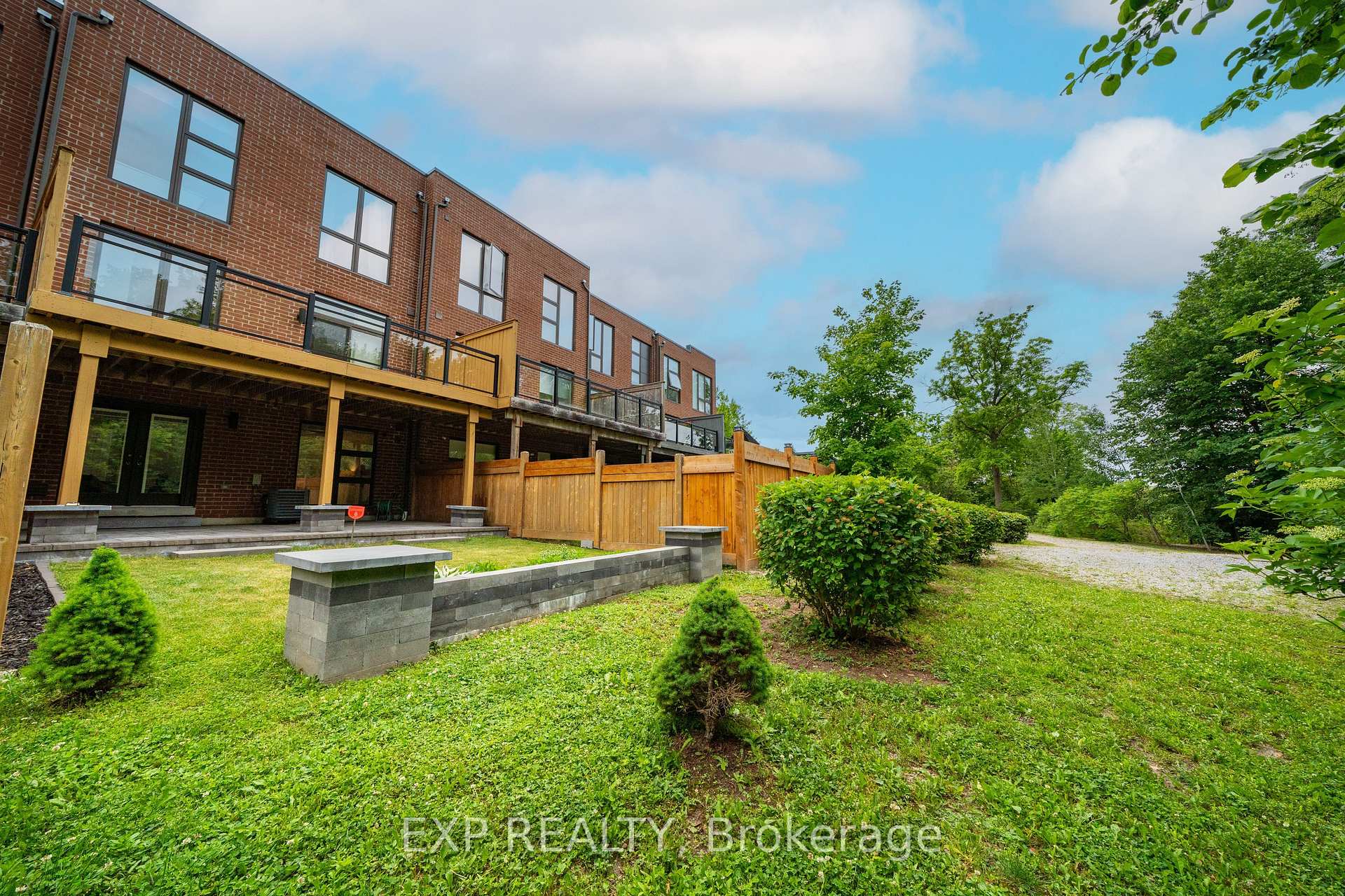 Photo 48 of 20 Crestridge Drive, Vaughan, Patterson — HOMEH