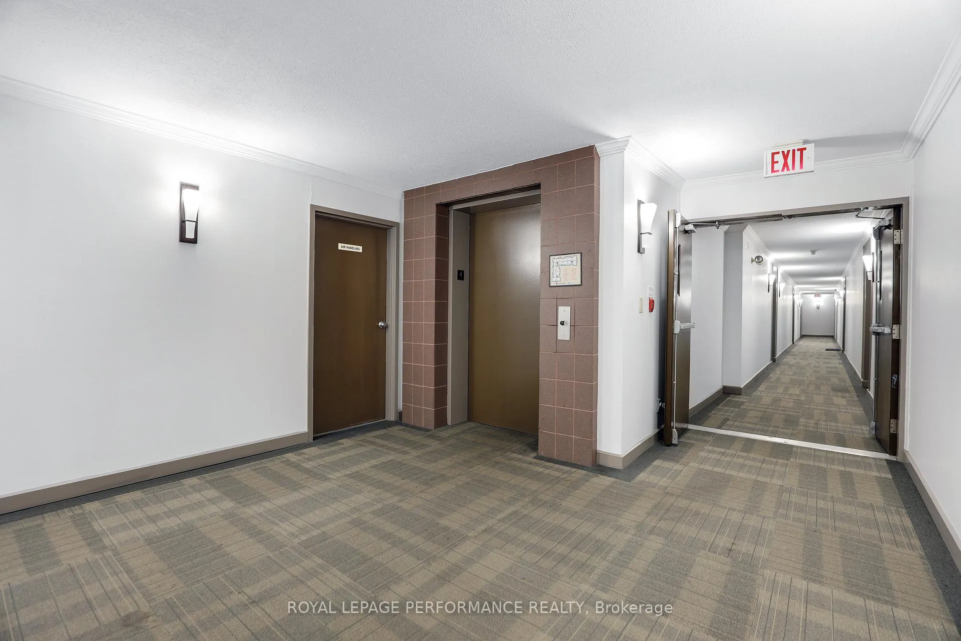 Photo 4 of Unit 412, 280 Brittany Drive, Ottawa, Viscount Alexander Park — HOMEH
