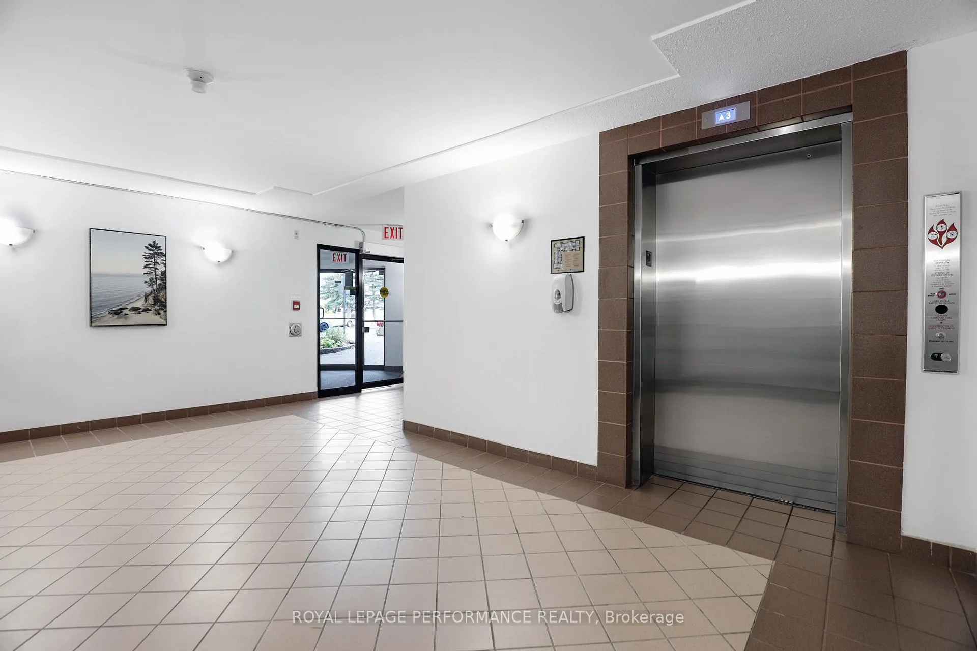Photo 5 of Unit 412, 280 Brittany Drive, Ottawa, Viscount Alexander Park — HOMEH
