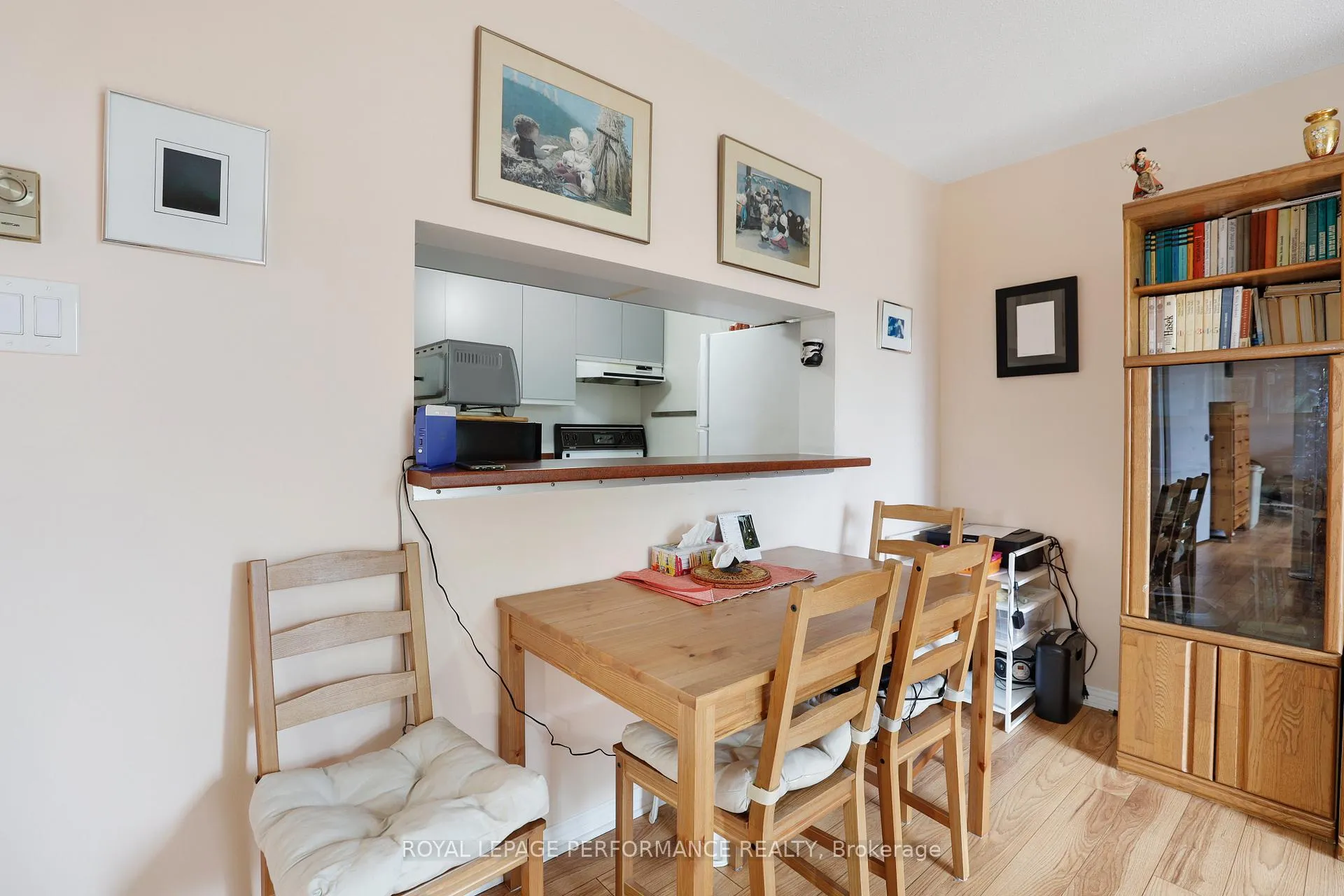 Photo 14 of Unit 412, 280 Brittany Drive, Ottawa, Viscount Alexander Park — HOMEH