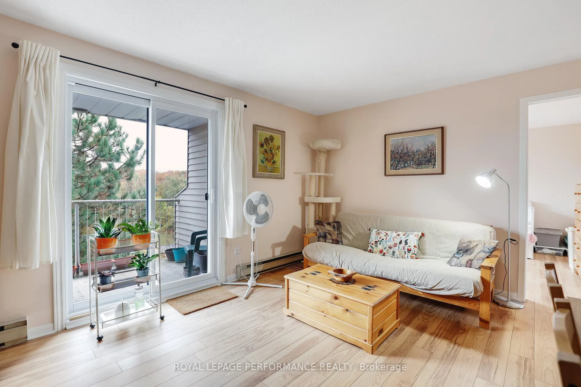 Photo 15 of Unit 412, 280 Brittany Drive, Ottawa, Viscount Alexander Park — HOMEH