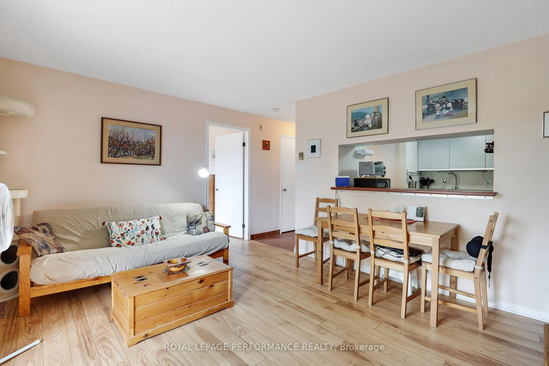 Photo 16 of Unit 412, 280 Brittany Drive, Ottawa, Viscount Alexander Park — HOMEH