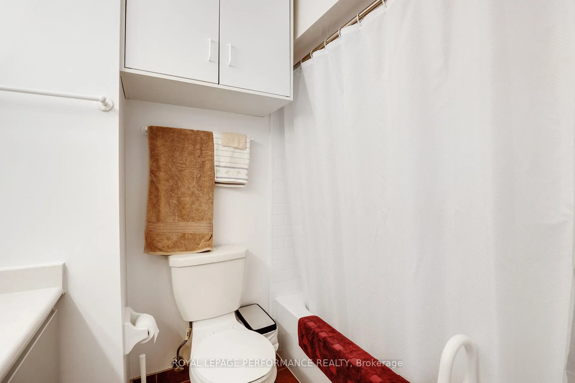 Photo 21 of Unit 412, 280 Brittany Drive, Ottawa, Viscount Alexander Park — HOMEH