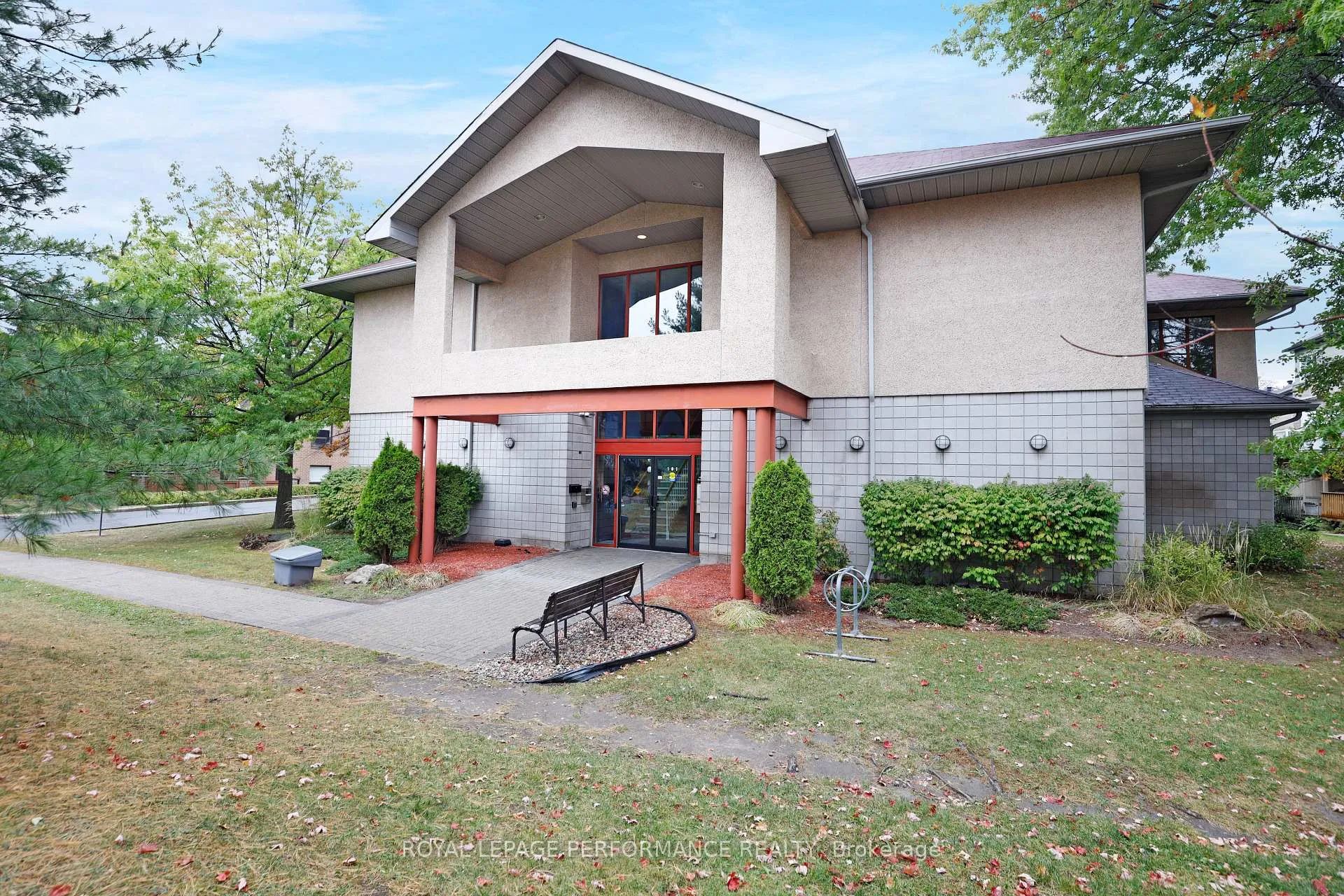 Photo 24 of Unit 412, 280 Brittany Drive, Ottawa, Viscount Alexander Park — HOMEH
