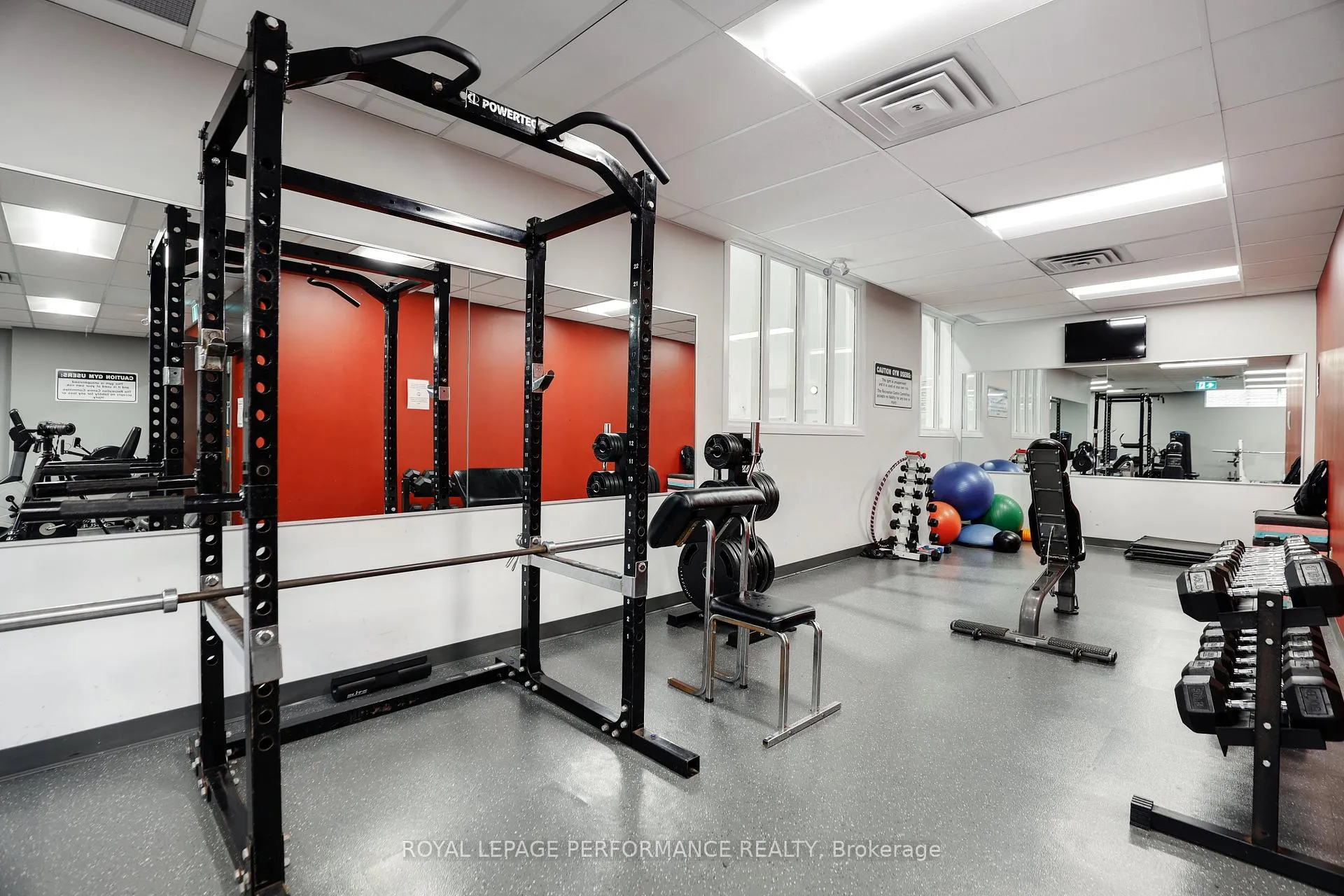 Photo 26 of Unit 412, 280 Brittany Drive, Ottawa, Viscount Alexander Park — HOMEH
