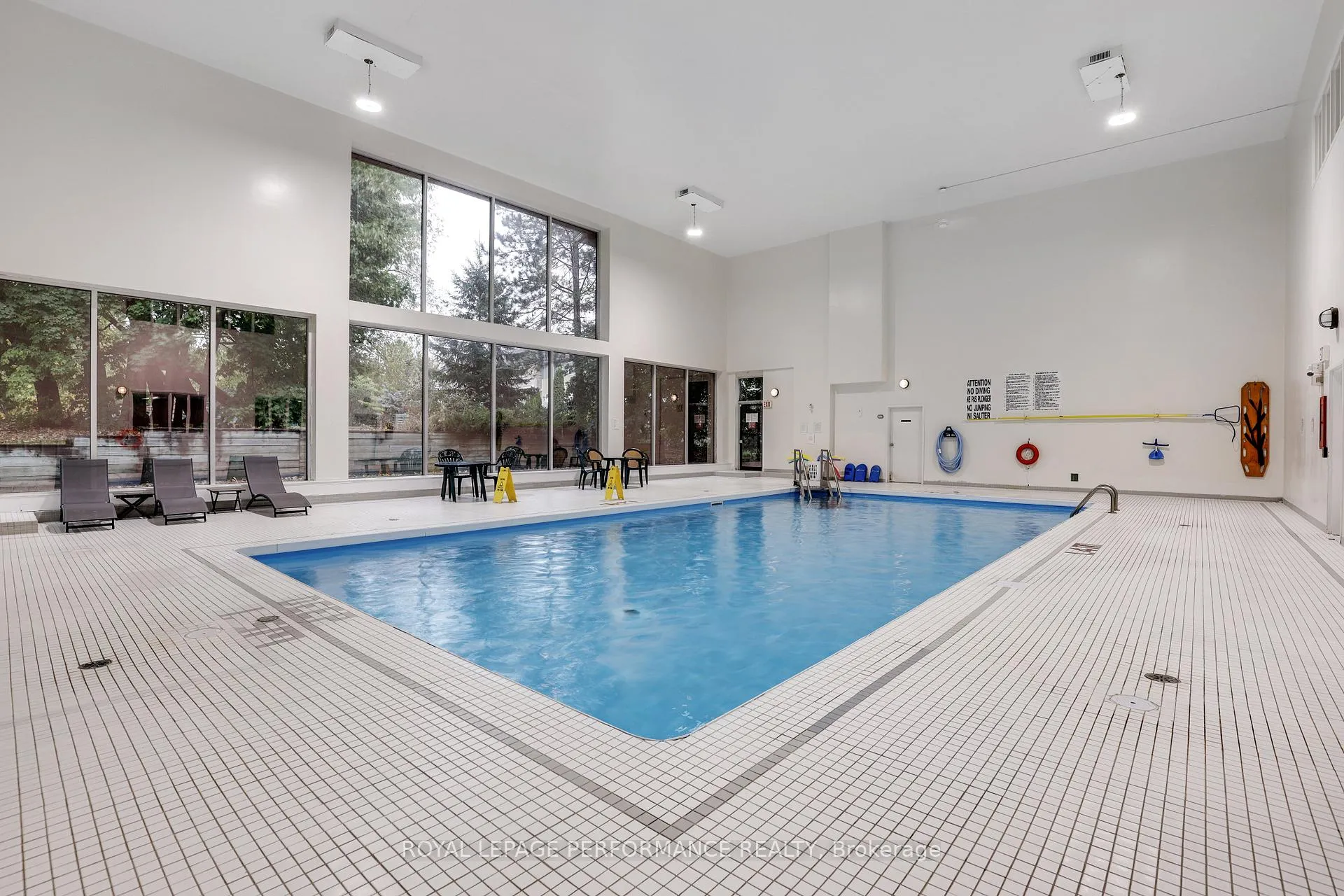 Photo 29 of Unit 412, 280 Brittany Drive, Ottawa, Viscount Alexander Park — HOMEH