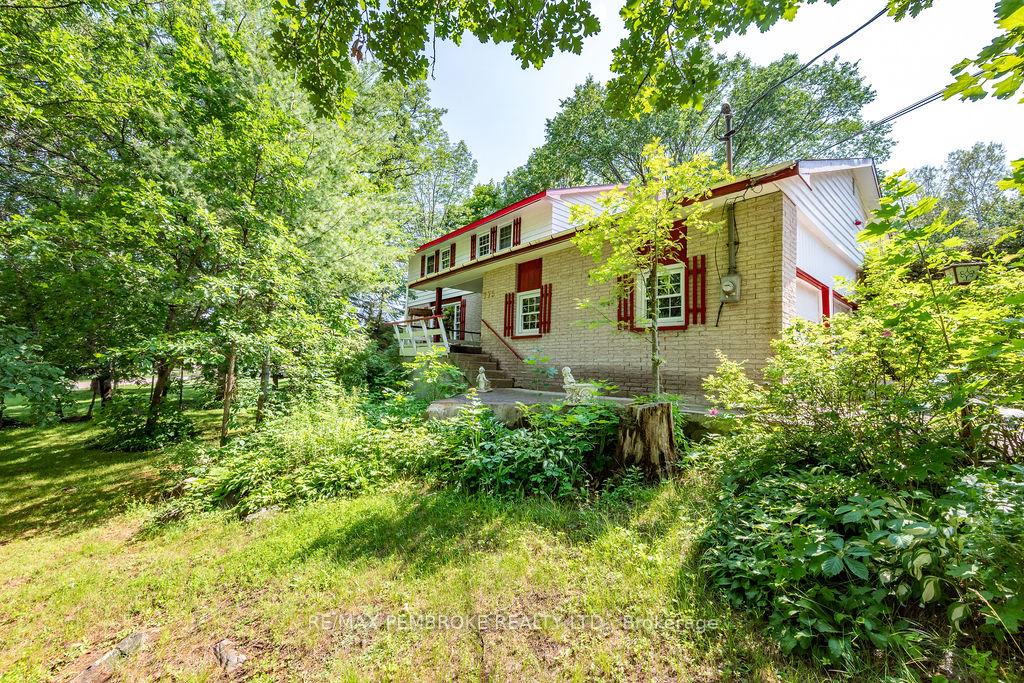 Photo 1 of 775 Pinegrove Crescent, Petawawa, Petawawa — HOMEH