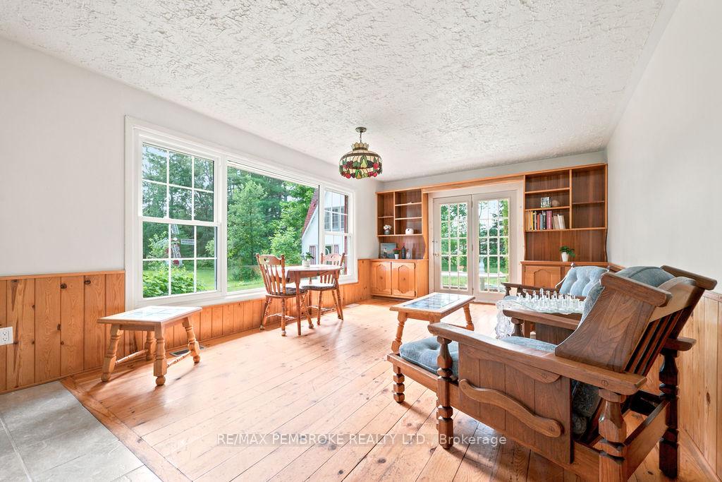 Photo 20 of 775 Pinegrove Crescent, Petawawa, Petawawa — HOMEH