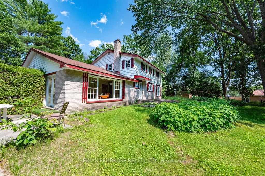Photo 21 of 775 Pinegrove Crescent, Petawawa, Petawawa — HOMEH