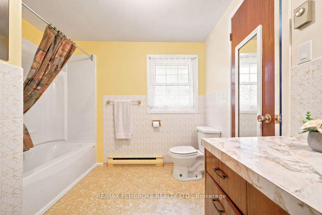 Photo 29 of 775 Pinegrove Crescent, Petawawa, Petawawa — HOMEH