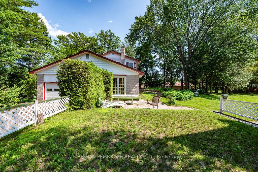 Photo 39 of 775 Pinegrove Crescent, Petawawa, Petawawa — HOMEH