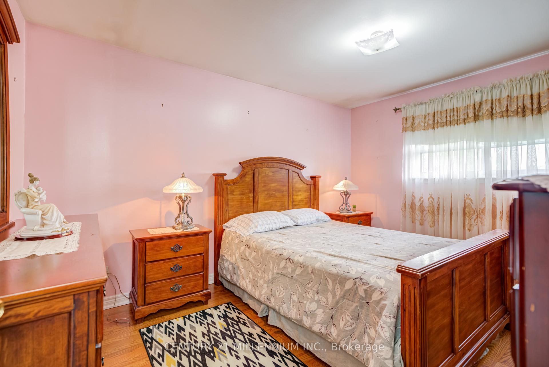 Photo 9 of 150 Folkstone Crescent, Brampton, Central Park — HOMEH