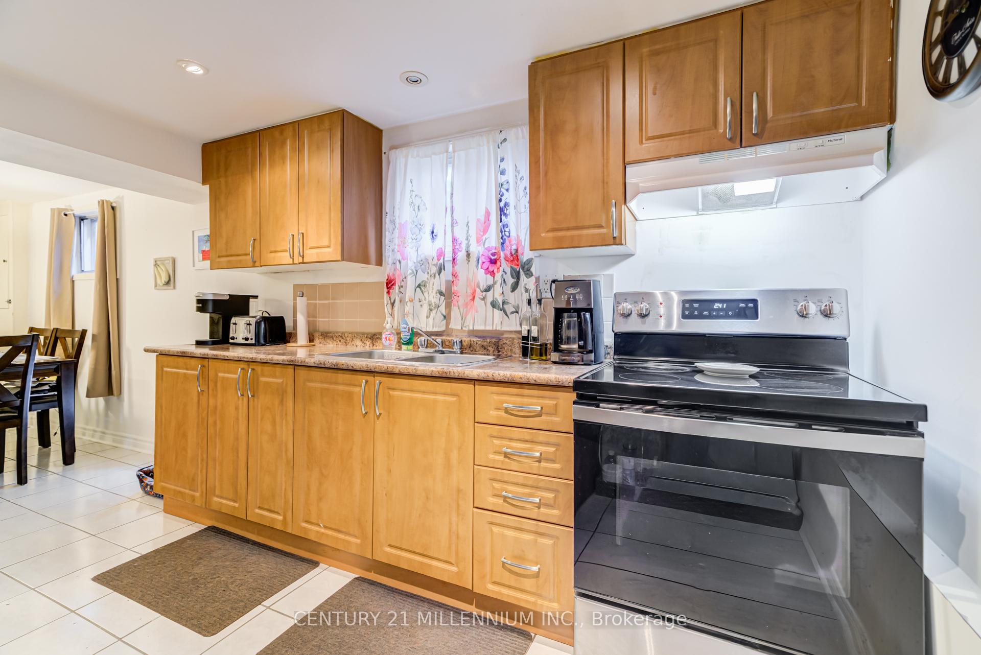 Photo 14 of 150 Folkstone Crescent, Brampton, Central Park — HOMEH