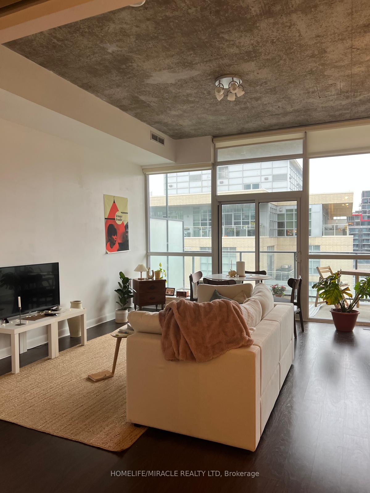 Photo 4 of Unit 1104, 478 King Street W, Toronto, Kensington-Chinatown — HOMEH