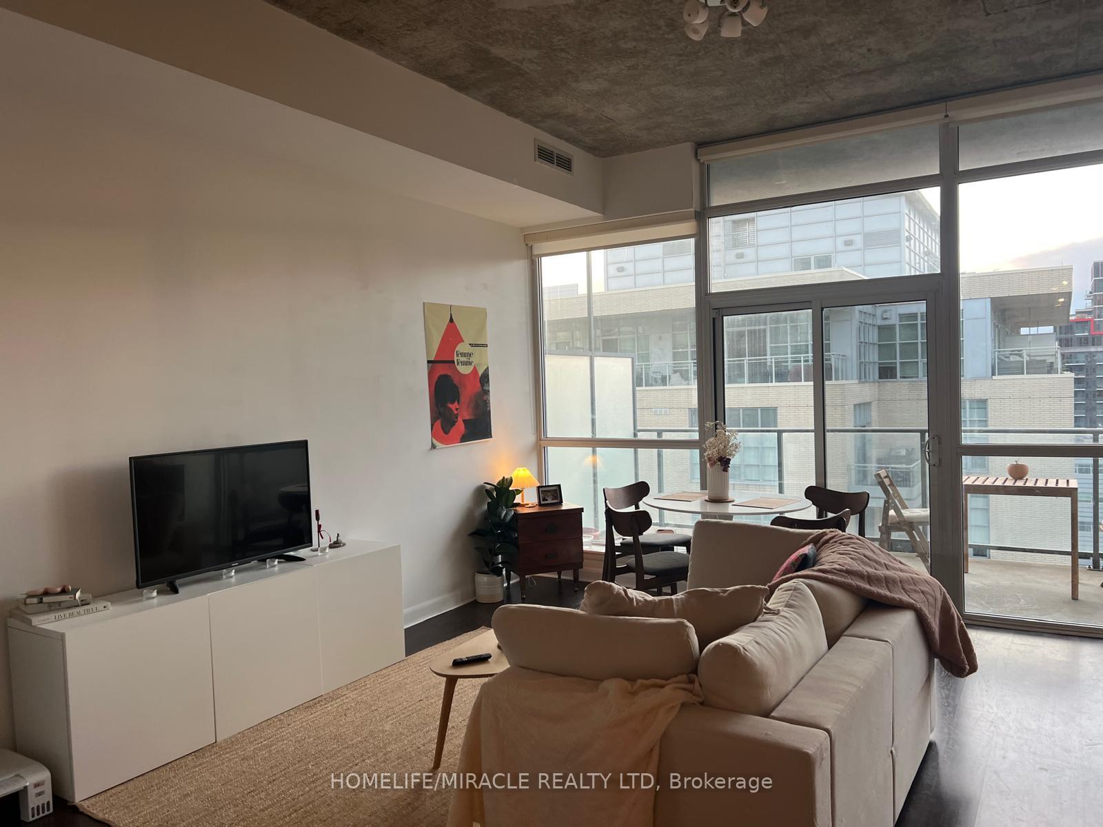 Photo 5 of Unit 1104, 478 King Street W, Toronto, Kensington-Chinatown — HOMEH