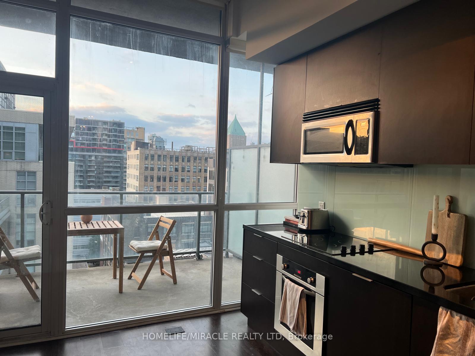 Photo 7 of Unit 1104, 478 King Street W, Toronto, Kensington-Chinatown — HOMEH