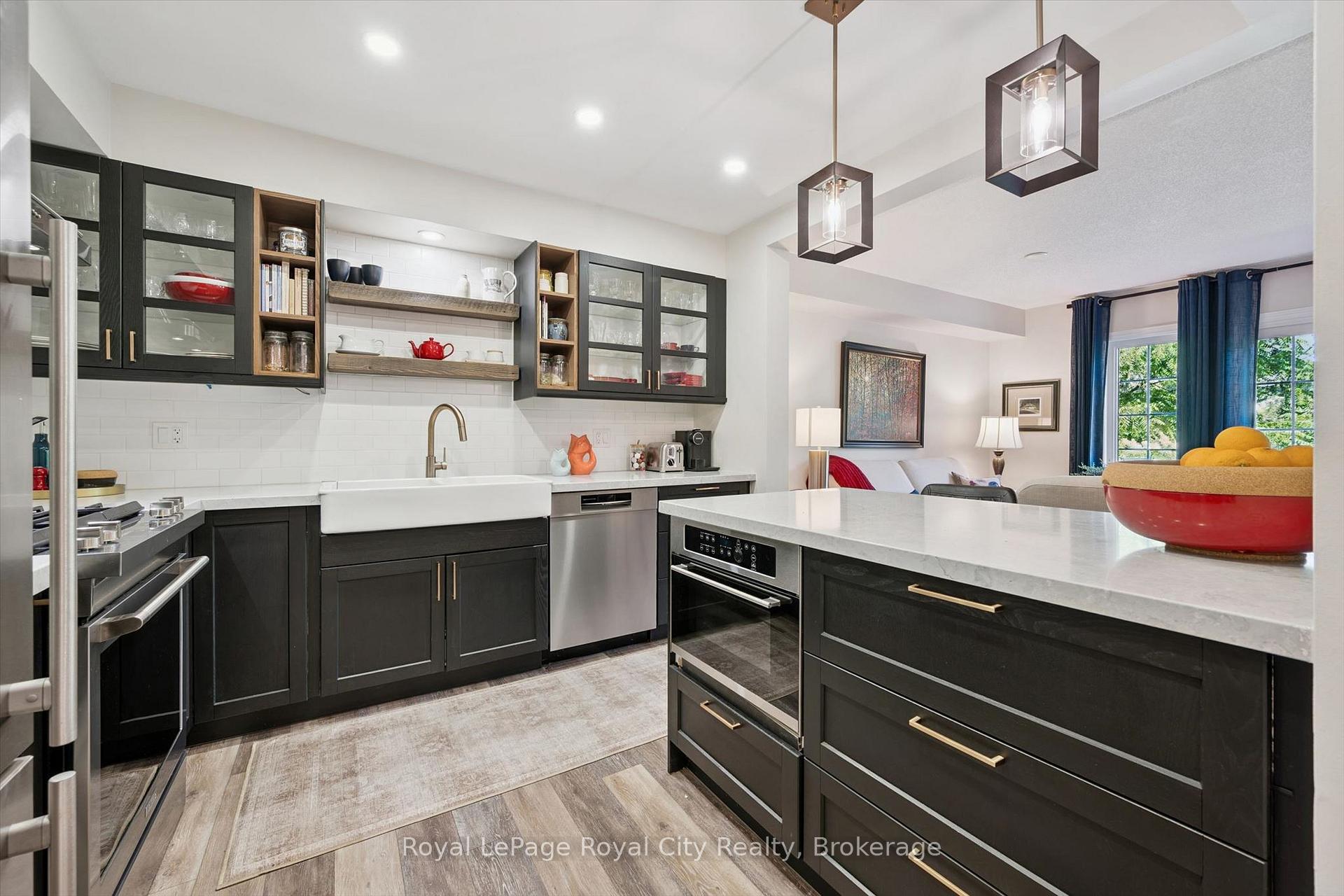 Photo 4 of Unit #12, 124 Gosling Gardens, Guelph, Clairfields/Hanlon Business Park — HOMEH