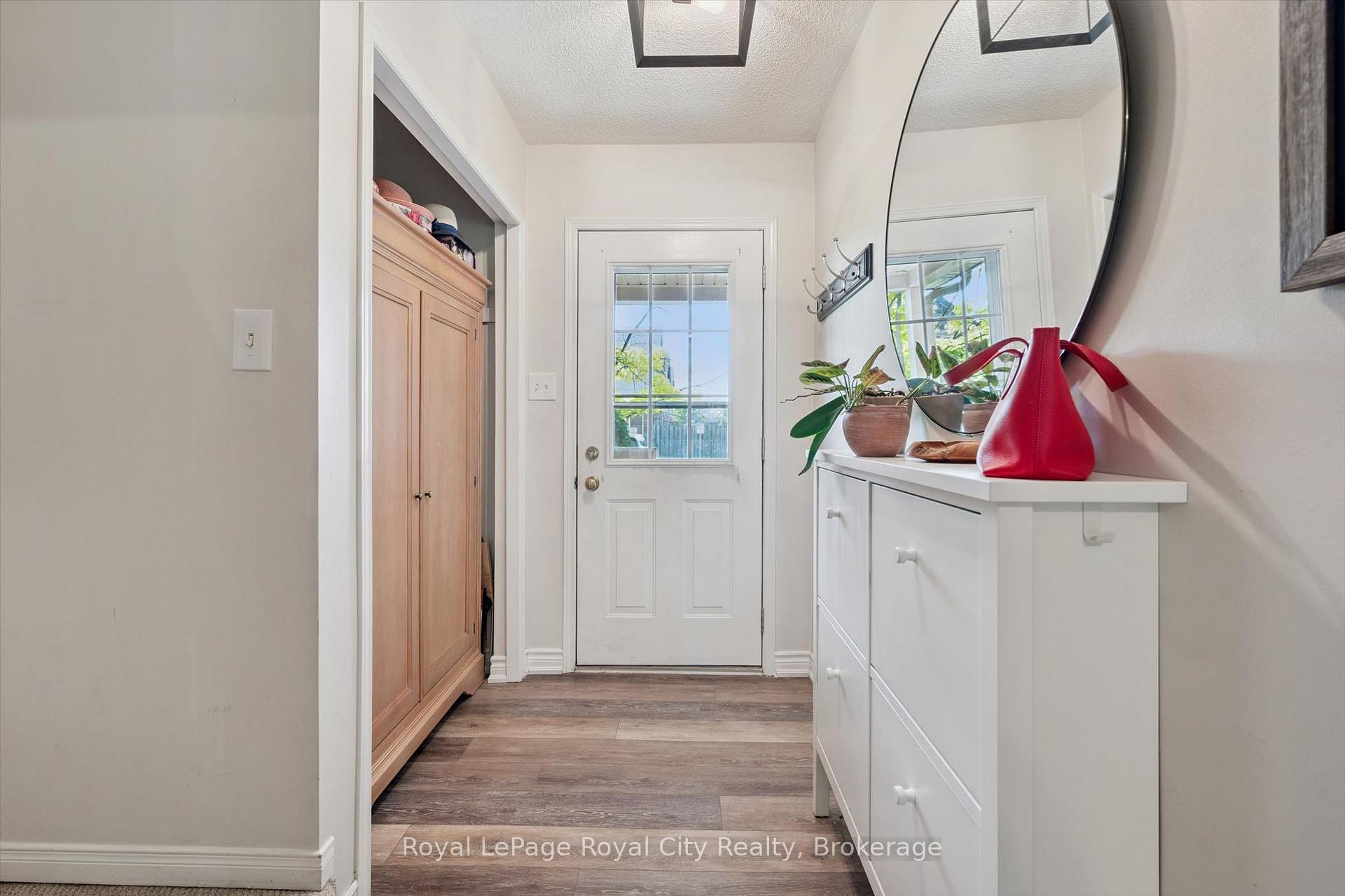 Photo 6 of Unit #12, 124 Gosling Gardens, Guelph, Clairfields/Hanlon Business Park — HOMEH