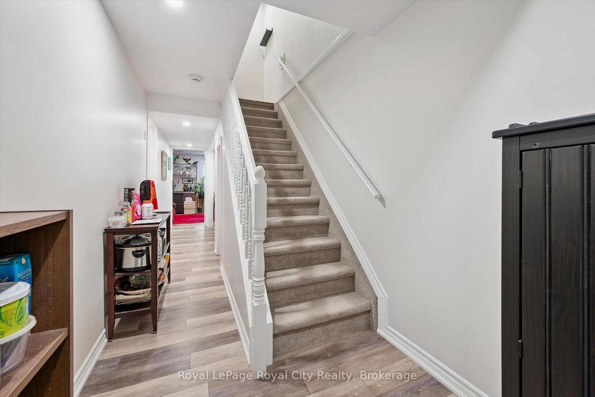 Photo 23 of Unit #12, 124 Gosling Gardens, Guelph, Clairfields/Hanlon Business Park — HOMEH