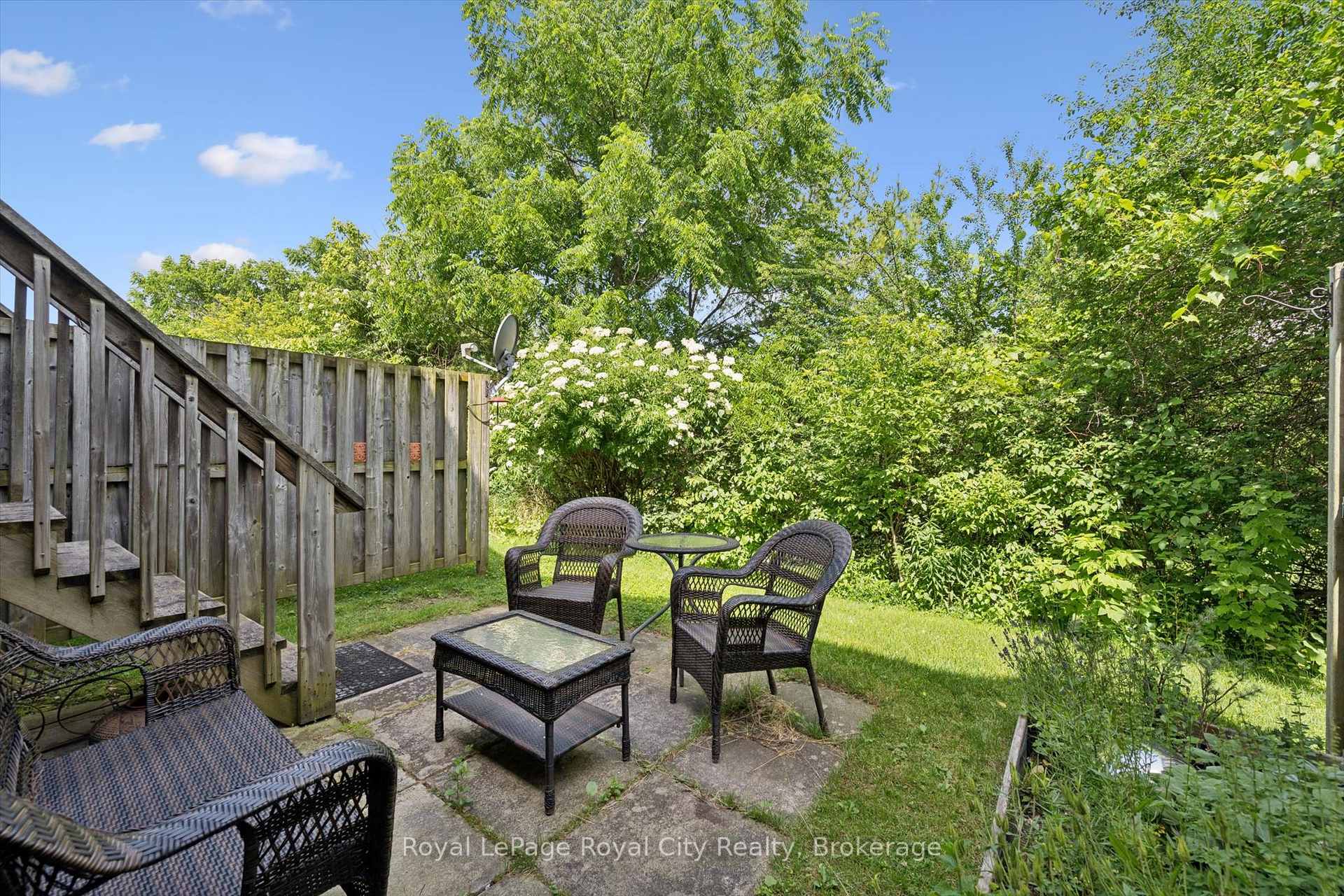 Photo 33 of Unit #12, 124 Gosling Gardens, Guelph, Clairfields/Hanlon Business Park — HOMEH