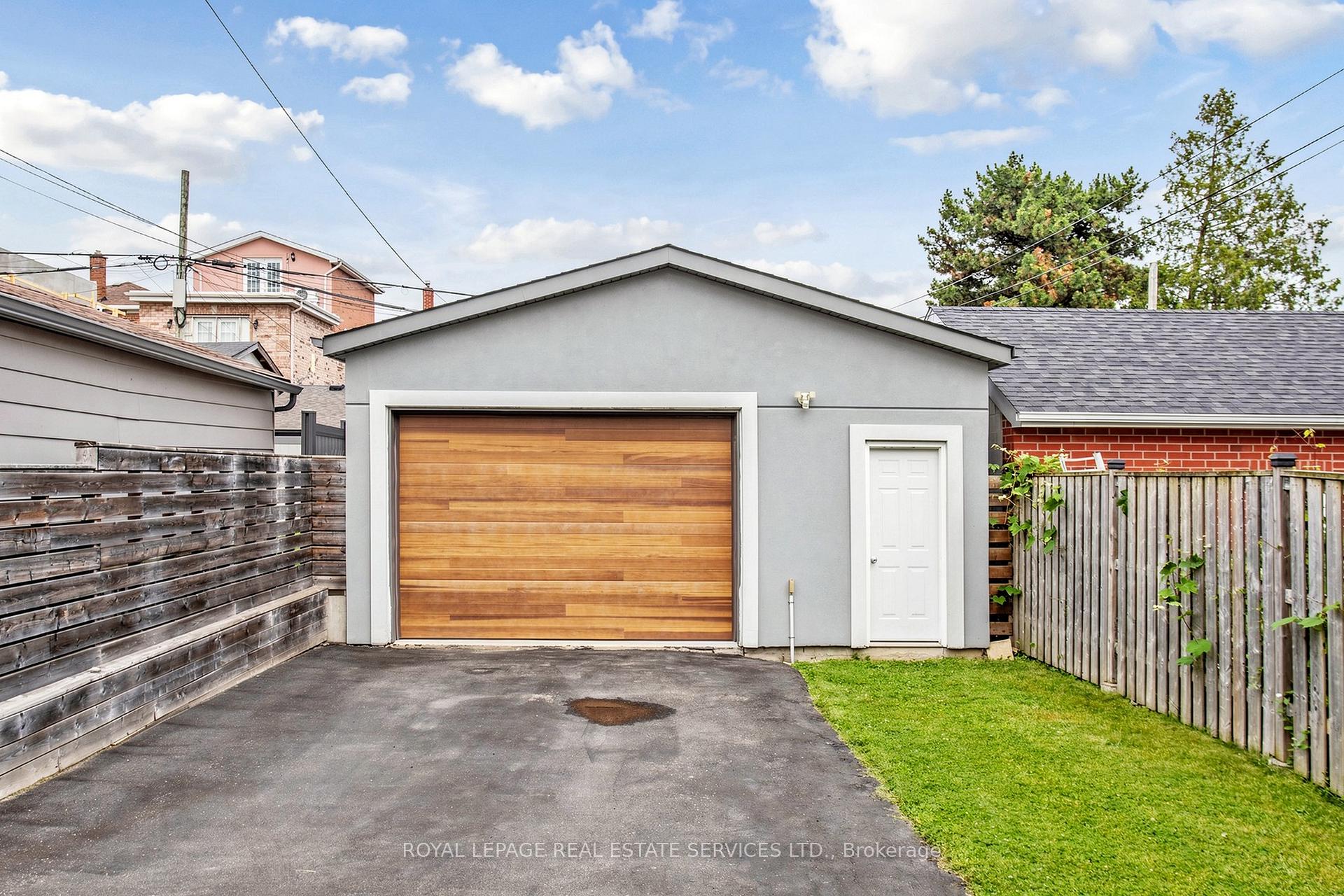 Photo 38 of 329 Nairn Avenue, Toronto, Caledonia-Fairbank — HOMEH