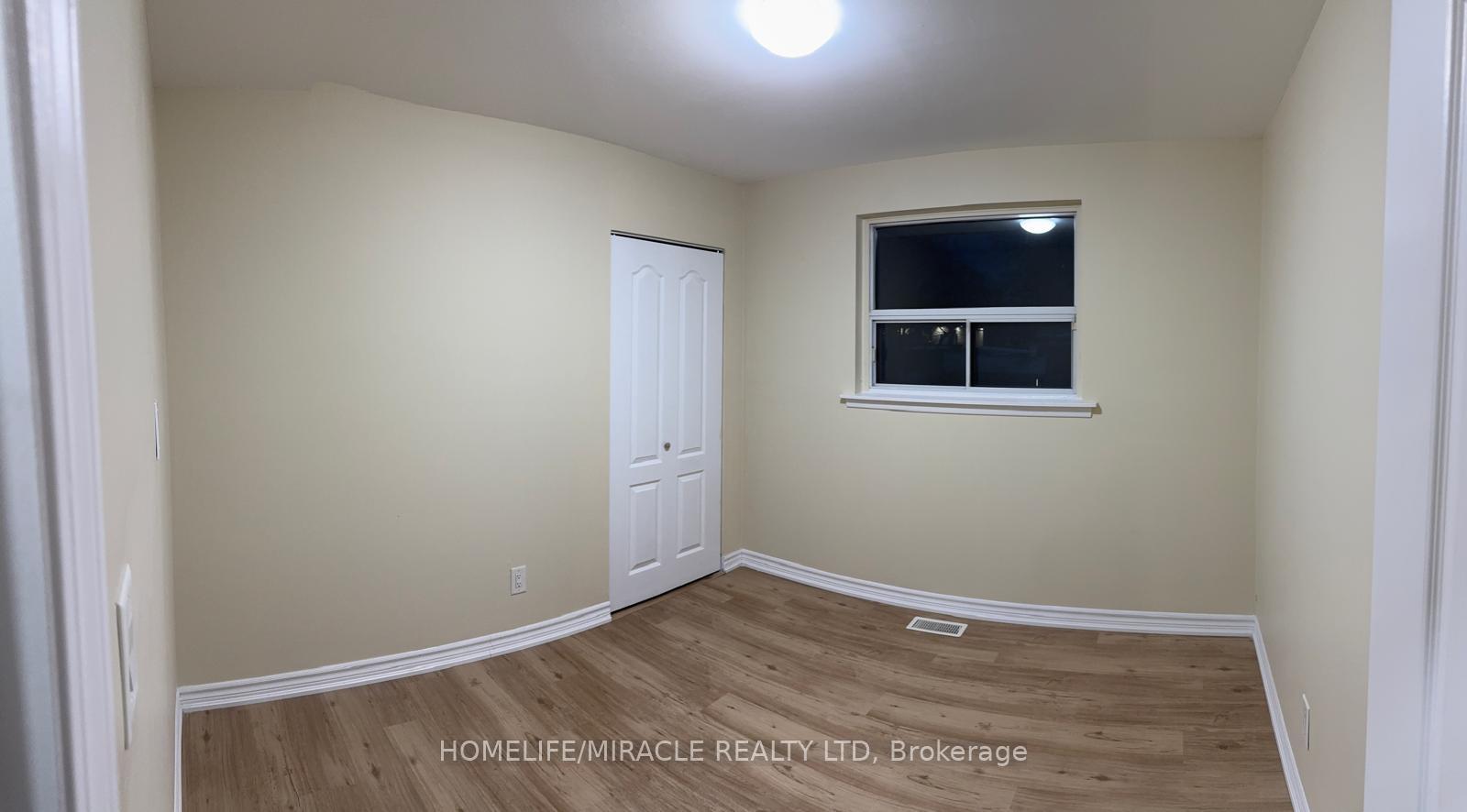 Photo 4 of 28 Alexandria Crescent, Brampton, Avondale — HOMEH