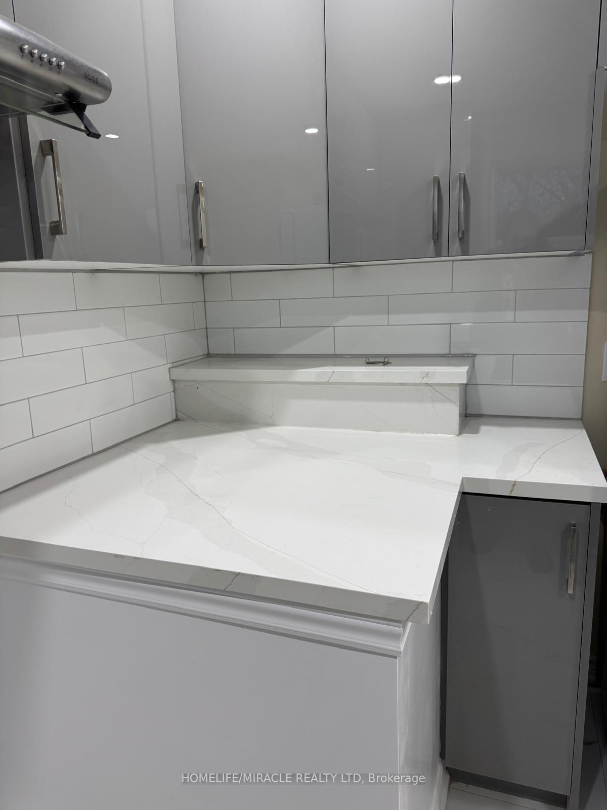 Photo 10 of 28 Alexandria Crescent, Brampton, Avondale — HOMEH