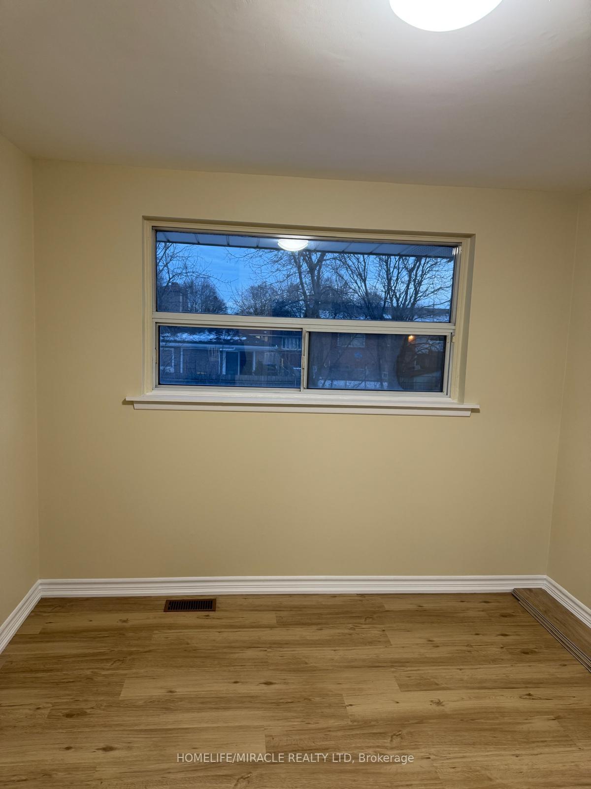 Photo 15 of 28 Alexandria Crescent, Brampton, Avondale — HOMEH