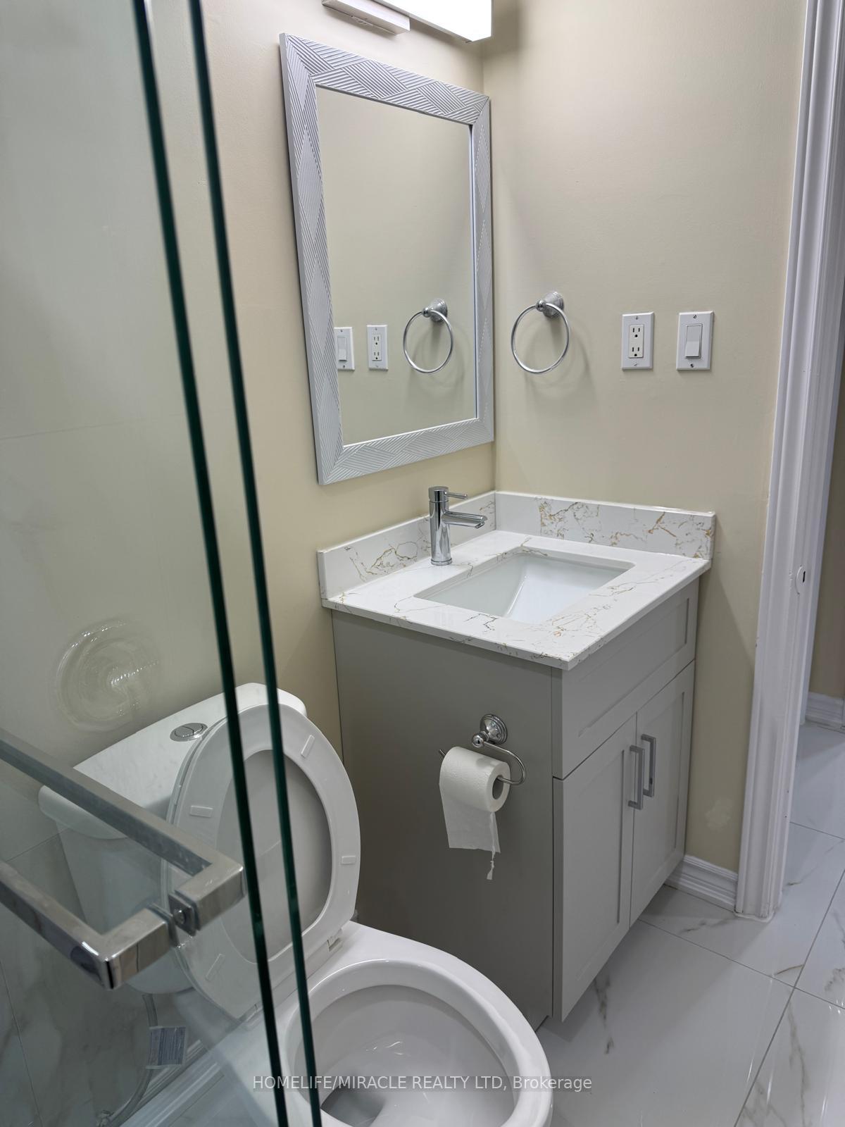 Photo 16 of 28 Alexandria Crescent, Brampton, Avondale — HOMEH