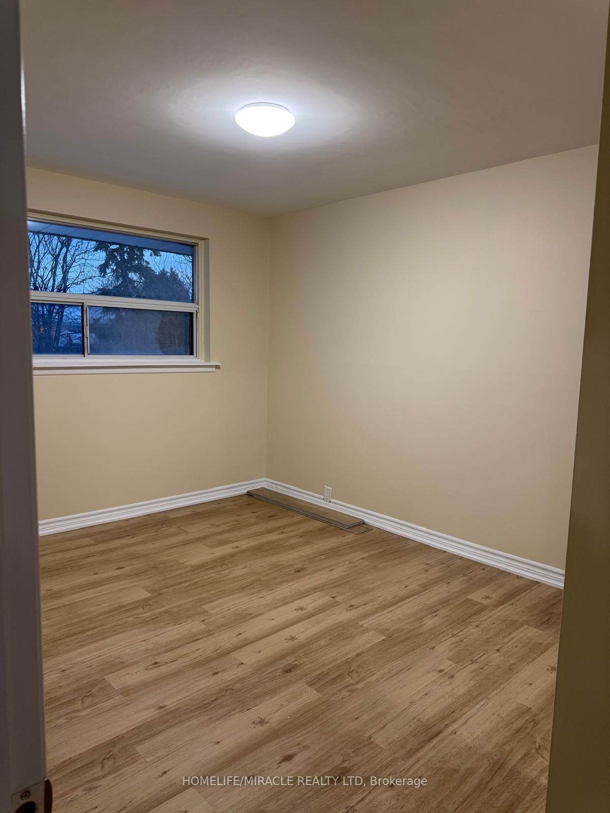 Photo 17 of 28 Alexandria Crescent, Brampton, Avondale — HOMEH