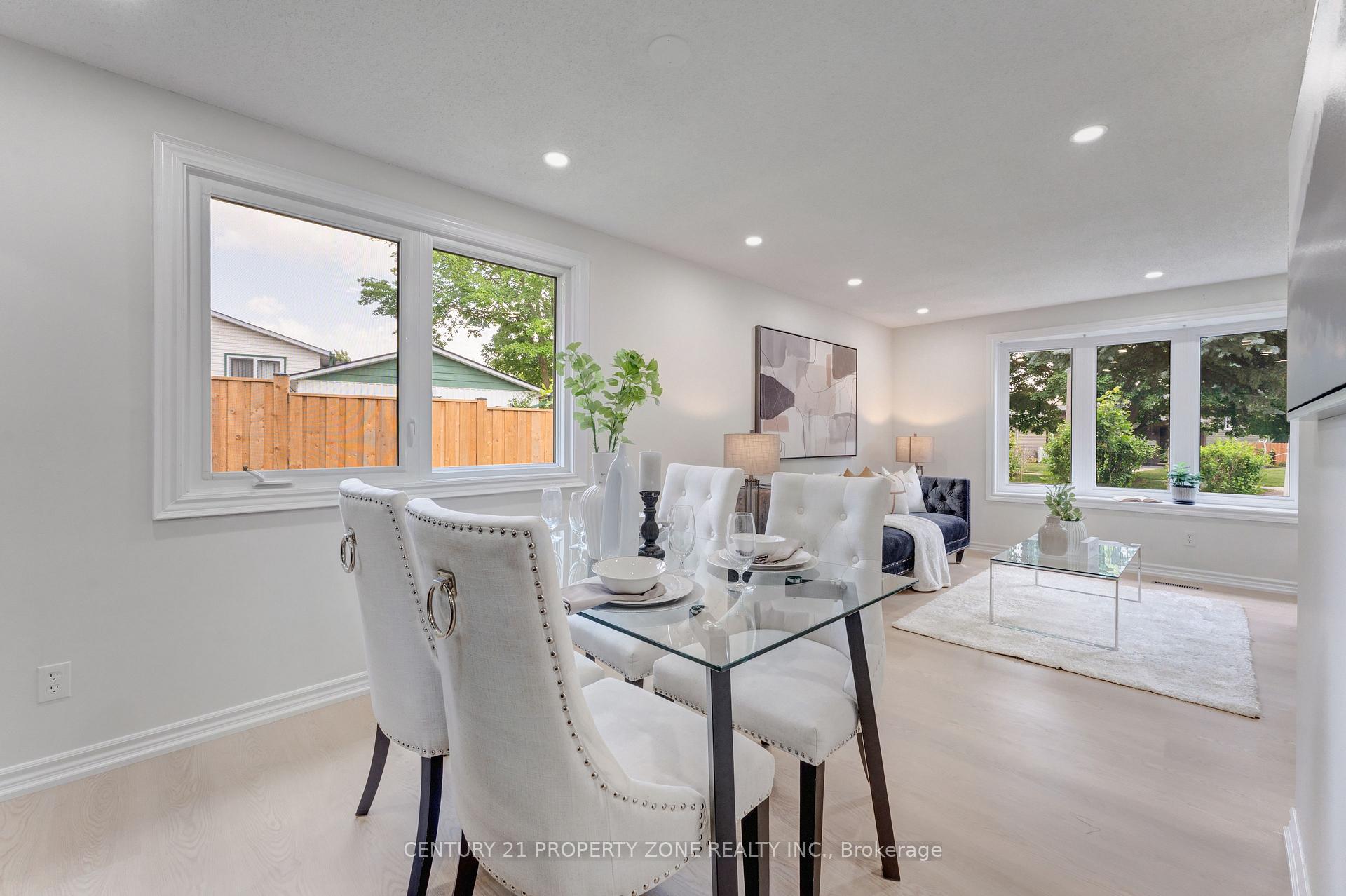Photo 3 of 102 Hickory Heights Crescent, Kitchener, Forest Hill — HOMEH