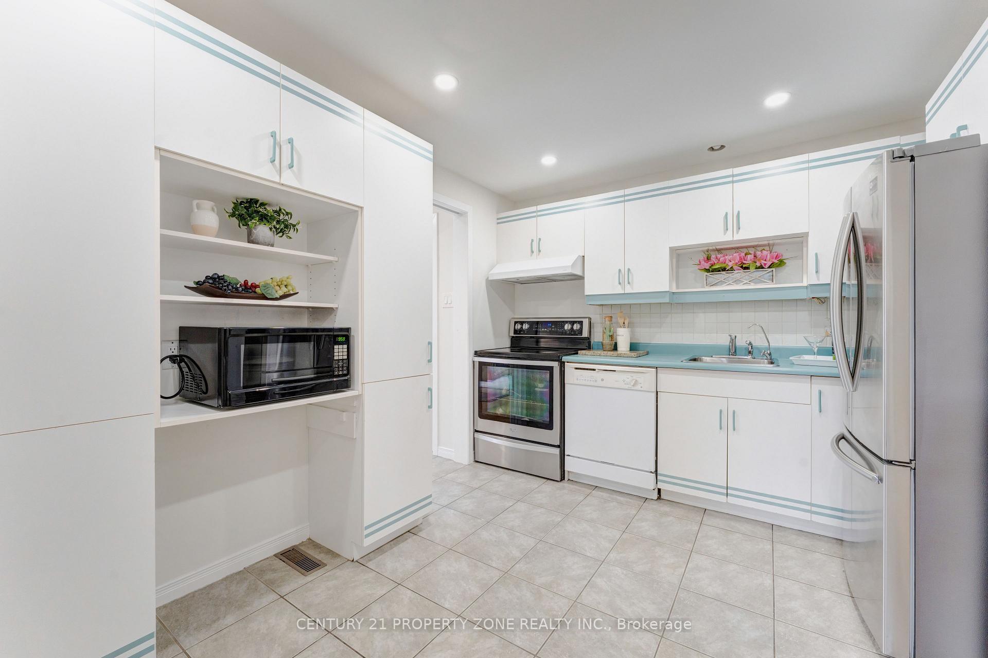 Photo 7 of 102 Hickory Heights Crescent, Kitchener, Forest Hill — HOMEH