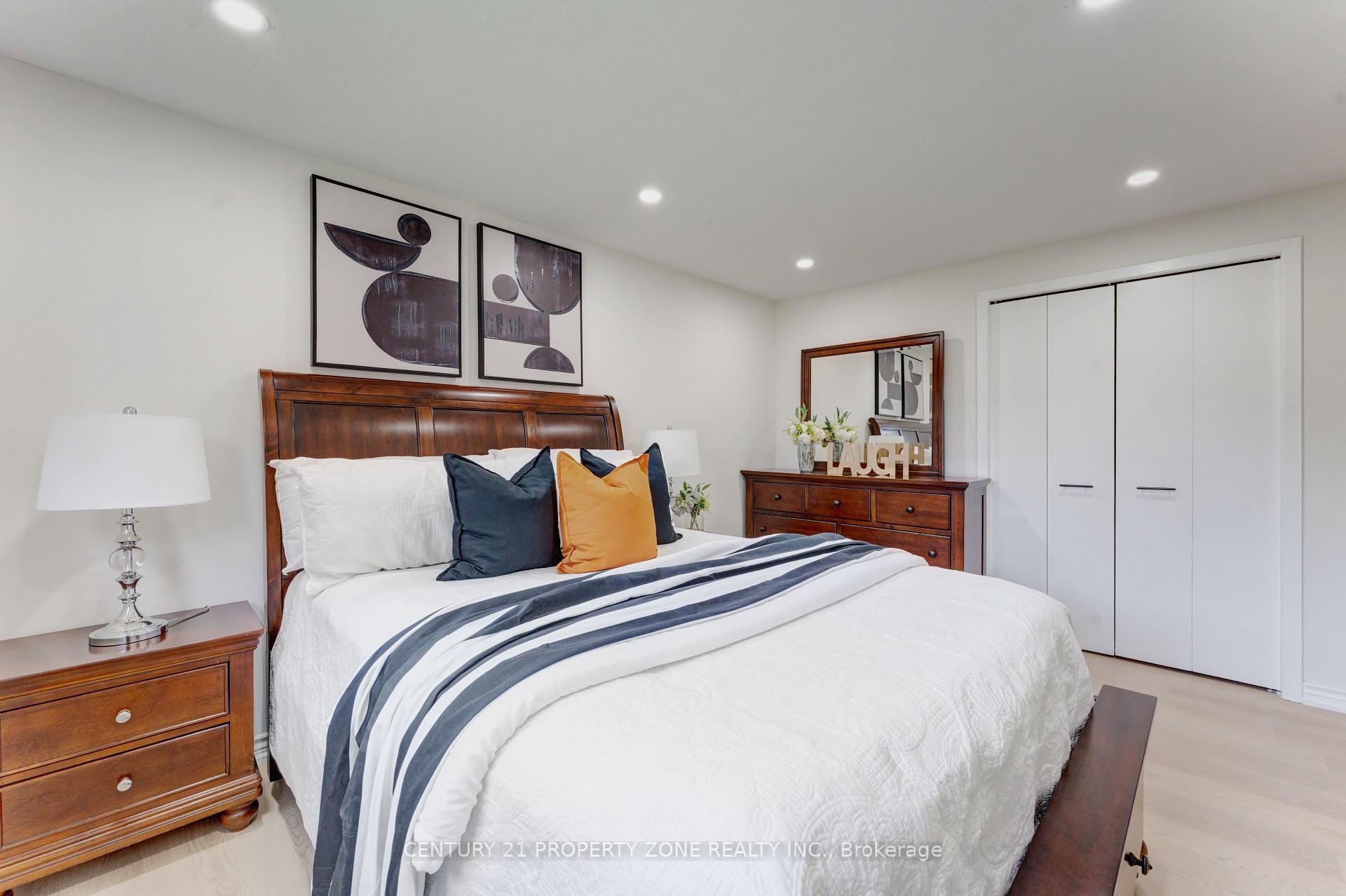 Photo 8 of 102 Hickory Heights Crescent, Kitchener, Forest Hill — HOMEH