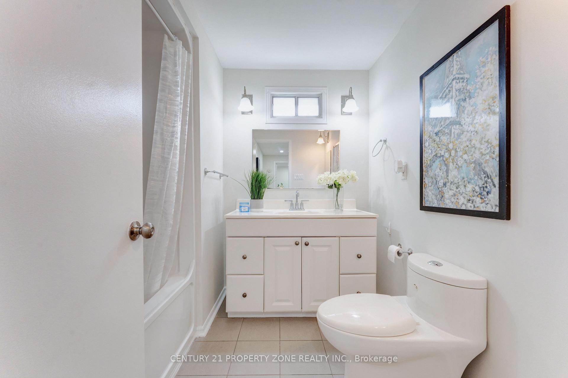 Photo 13 of 102 Hickory Heights Crescent, Kitchener, Forest Hill — HOMEH