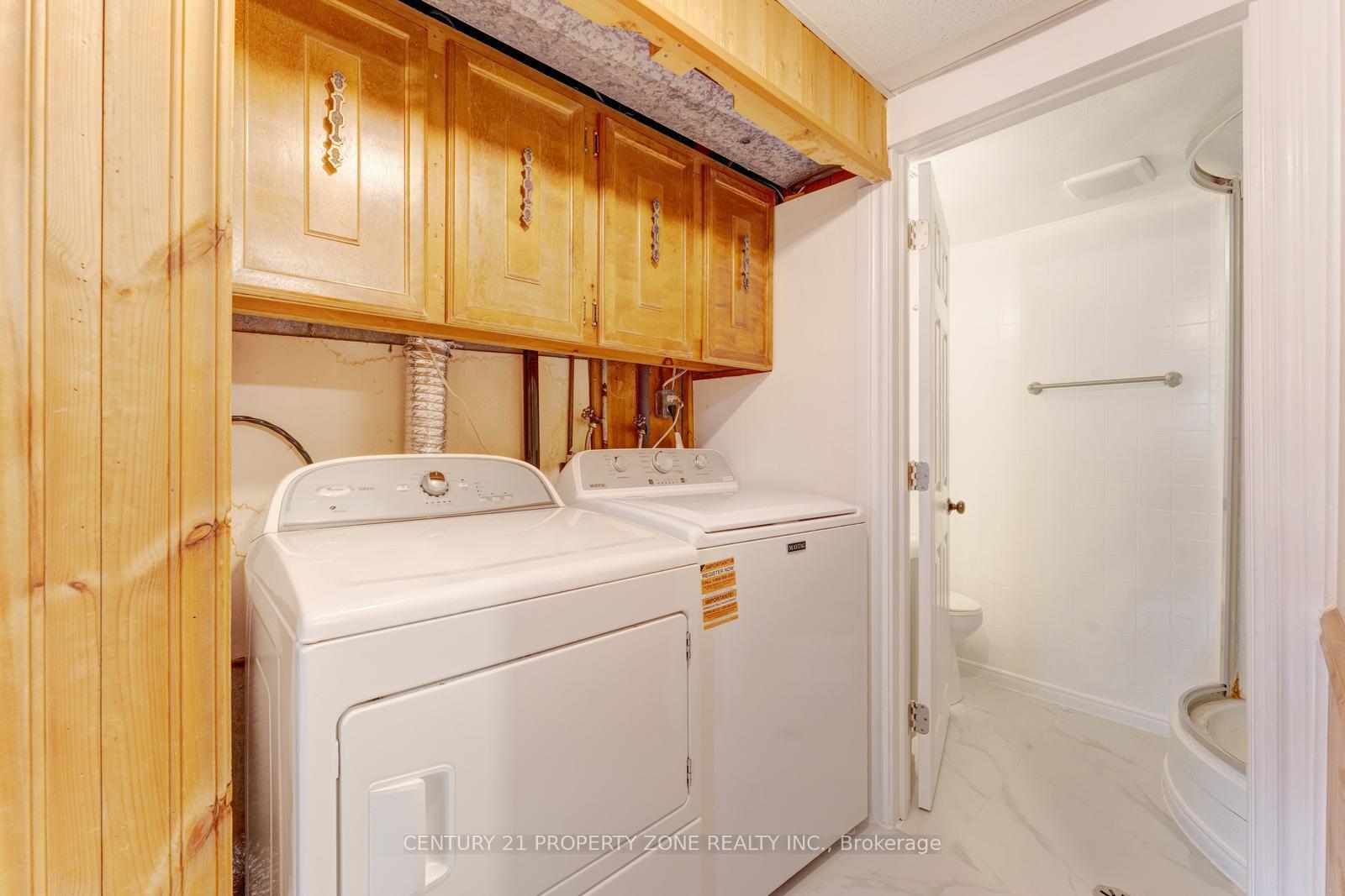 Photo 17 of 102 Hickory Heights Crescent, Kitchener, Forest Hill — HOMEH