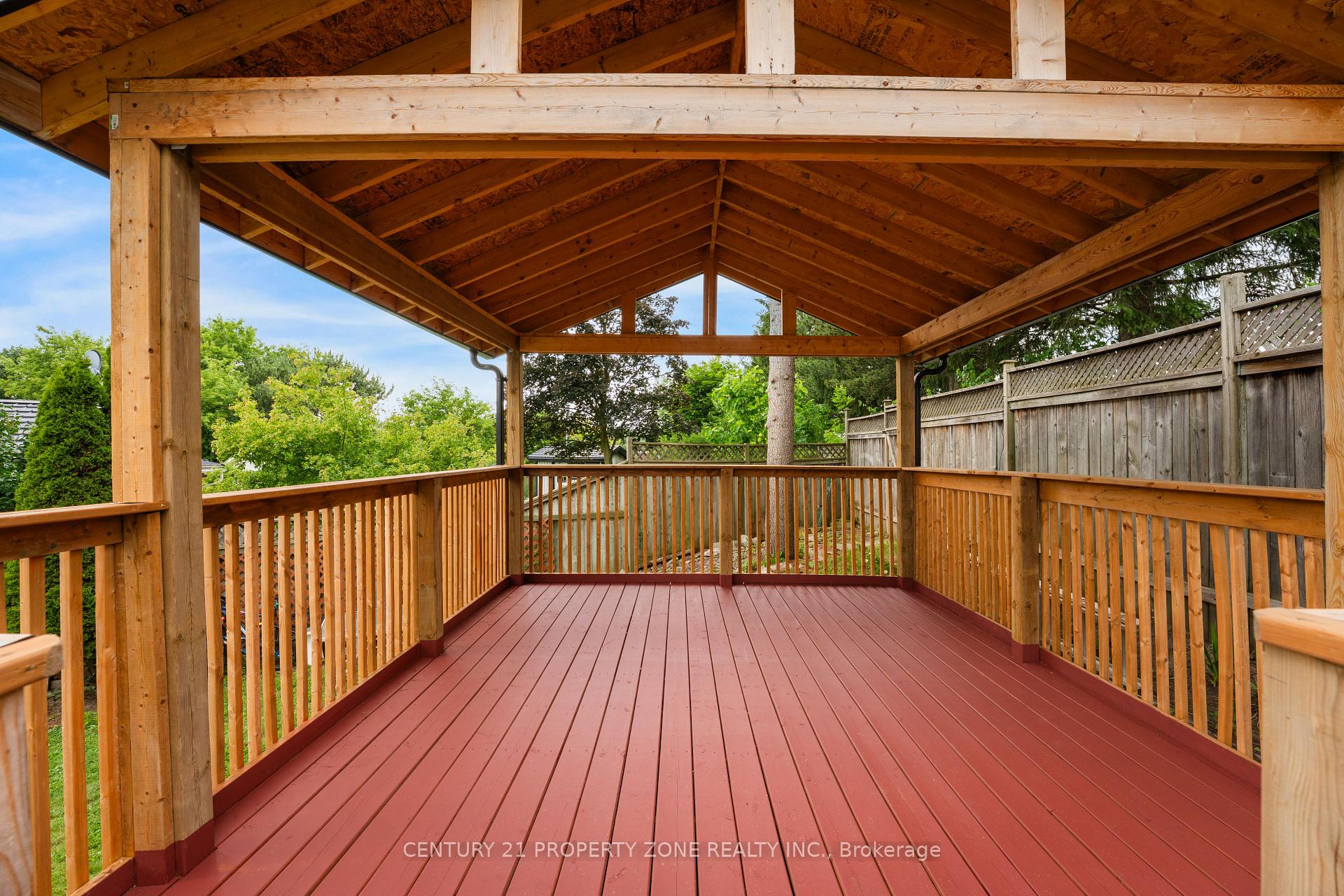 Photo 18 of 102 Hickory Heights Crescent, Kitchener, Forest Hill — HOMEH